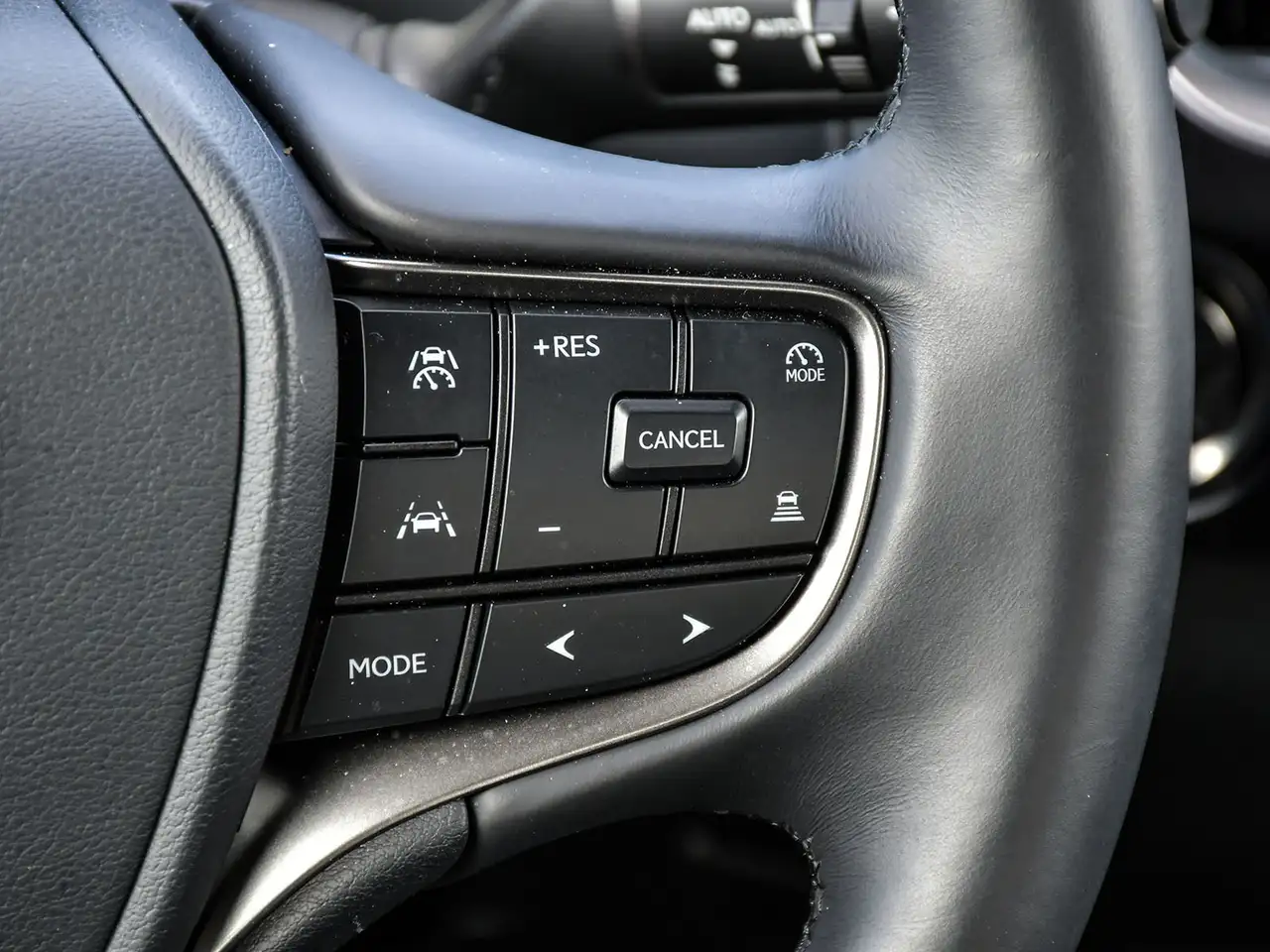Lexus UX снимка Lexus UX