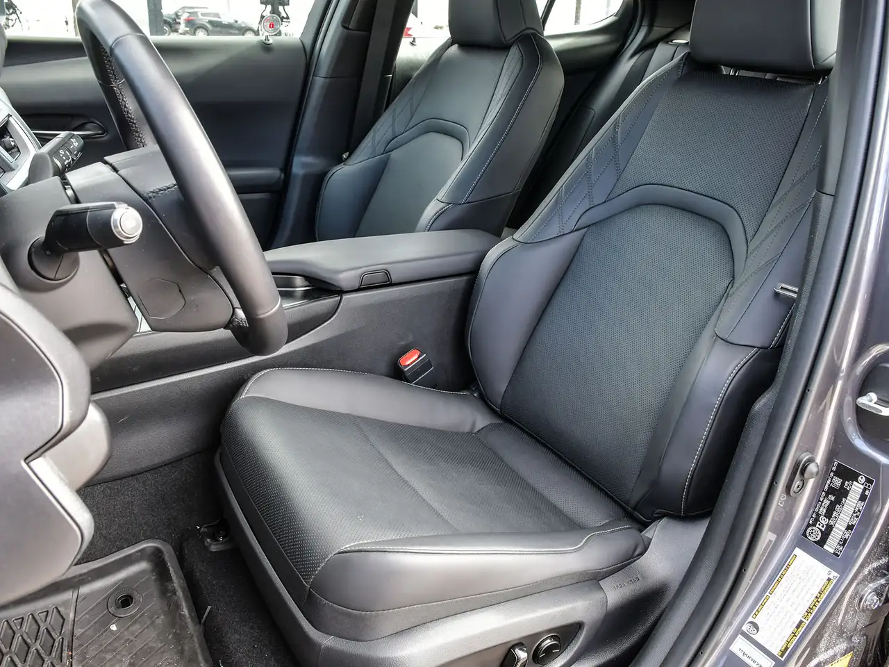 Lexus UX снимка Lexus UX