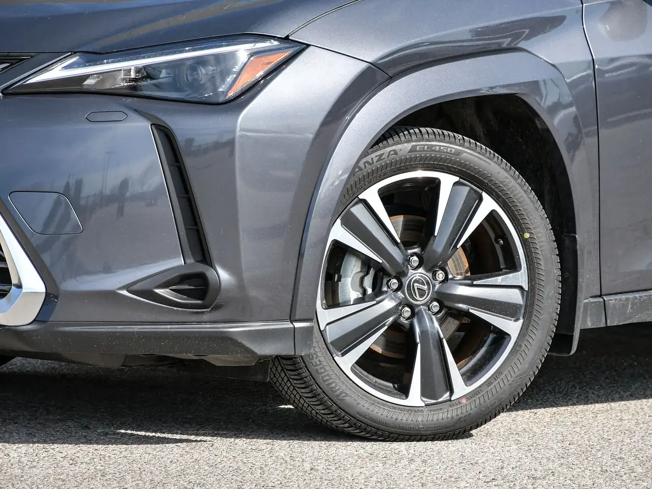 Lexus UX снимка Lexus UX