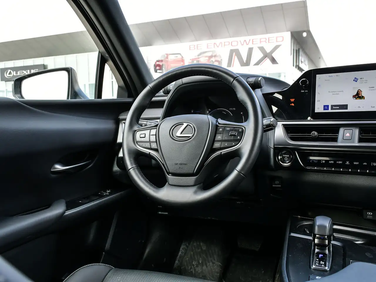 Lexus UX снимка Lexus UX