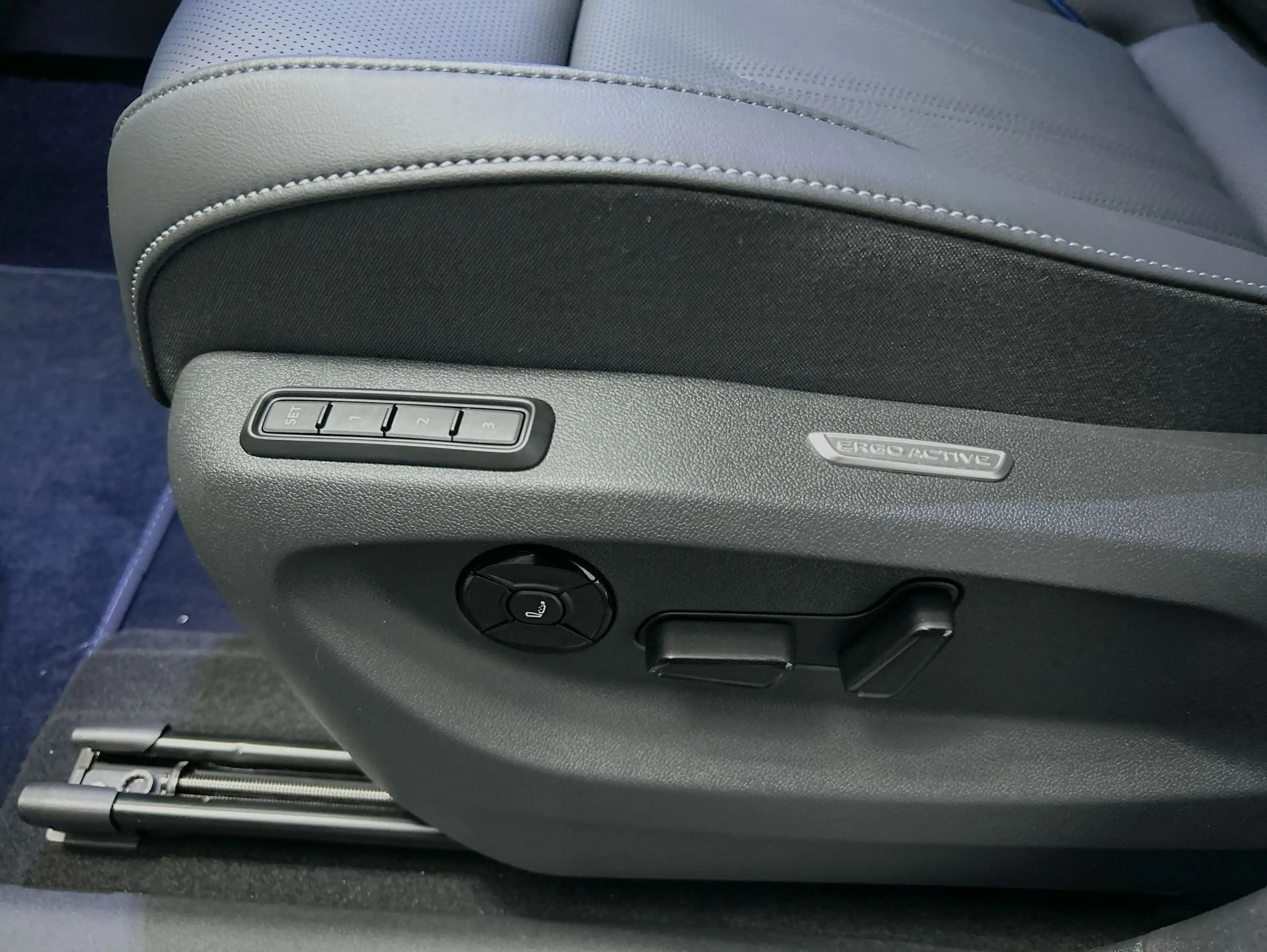 Volkswagen Tayron R-Line 2.0 TDI 4Motion CarPlay Pano Black — photo 12