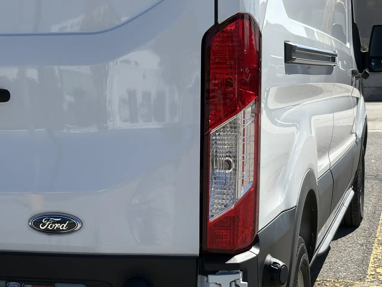 Ford Transit Cargo Van снимка Ford Transit Cargo Van