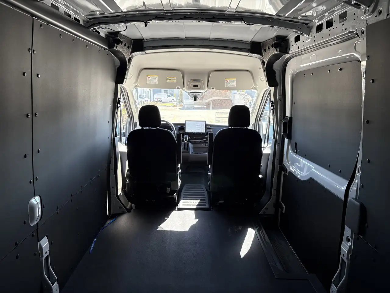 Ford Transit Cargo Van снимка Ford Transit Cargo Van