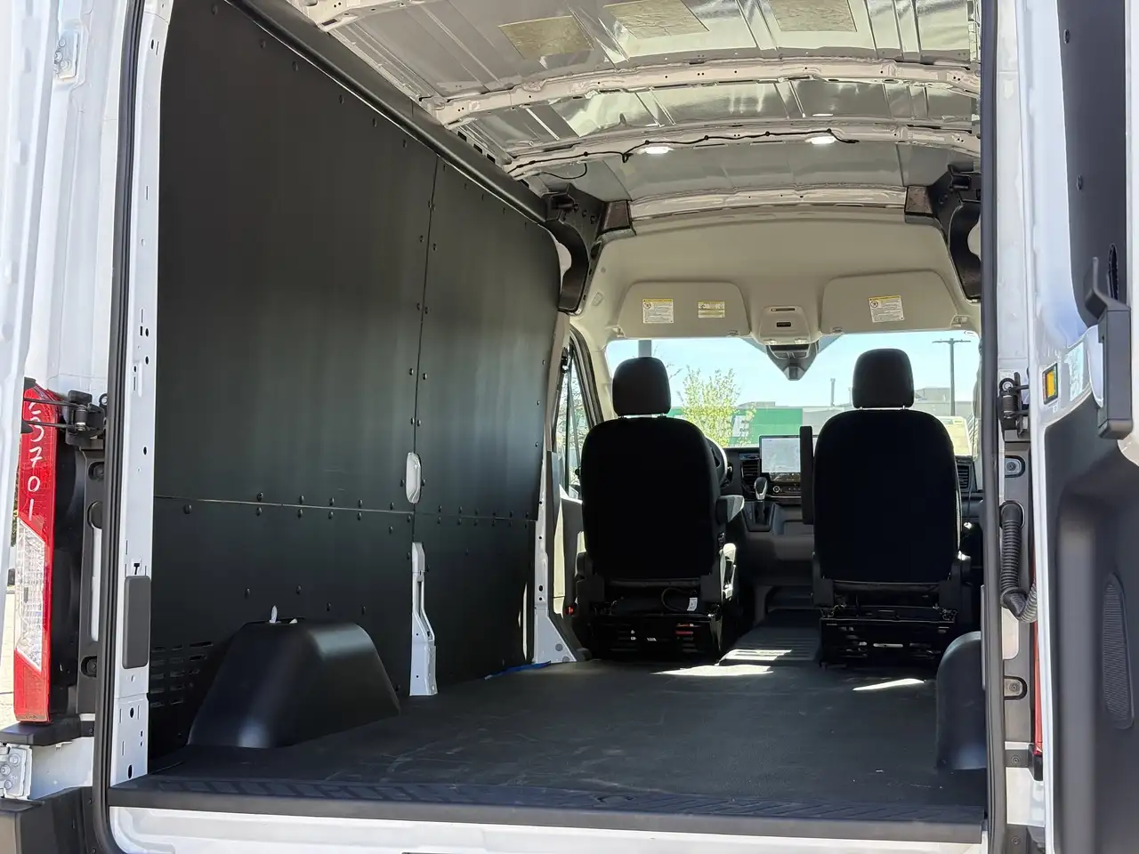 Ford Transit Cargo Van снимка Ford Transit Cargo Van