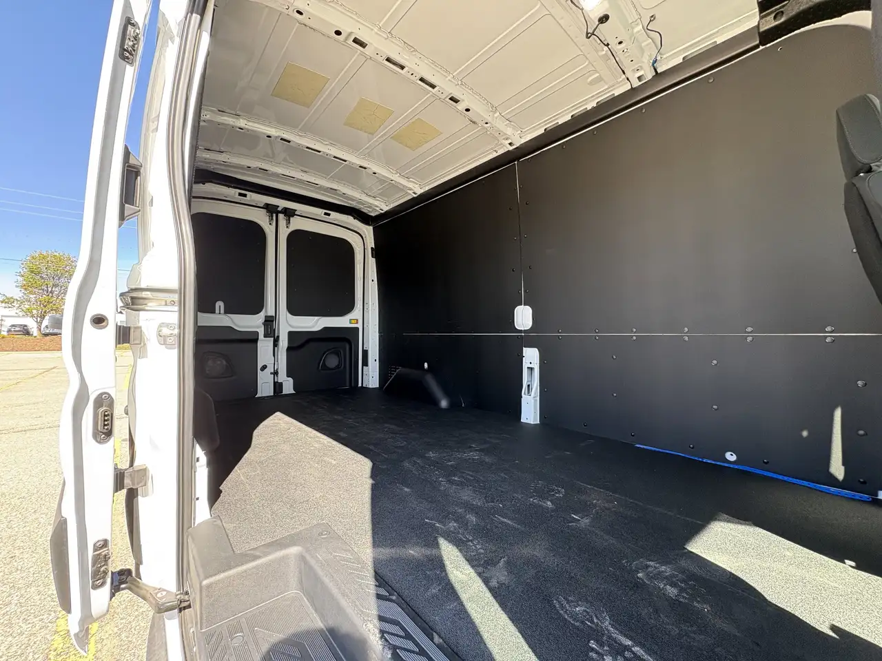 Ford Transit Cargo Van снимка Ford Transit Cargo Van