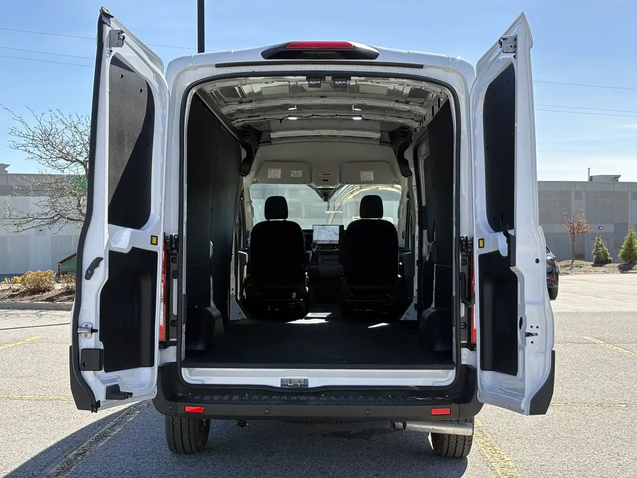 Ford Transit Cargo Van снимка Ford Transit Cargo Van