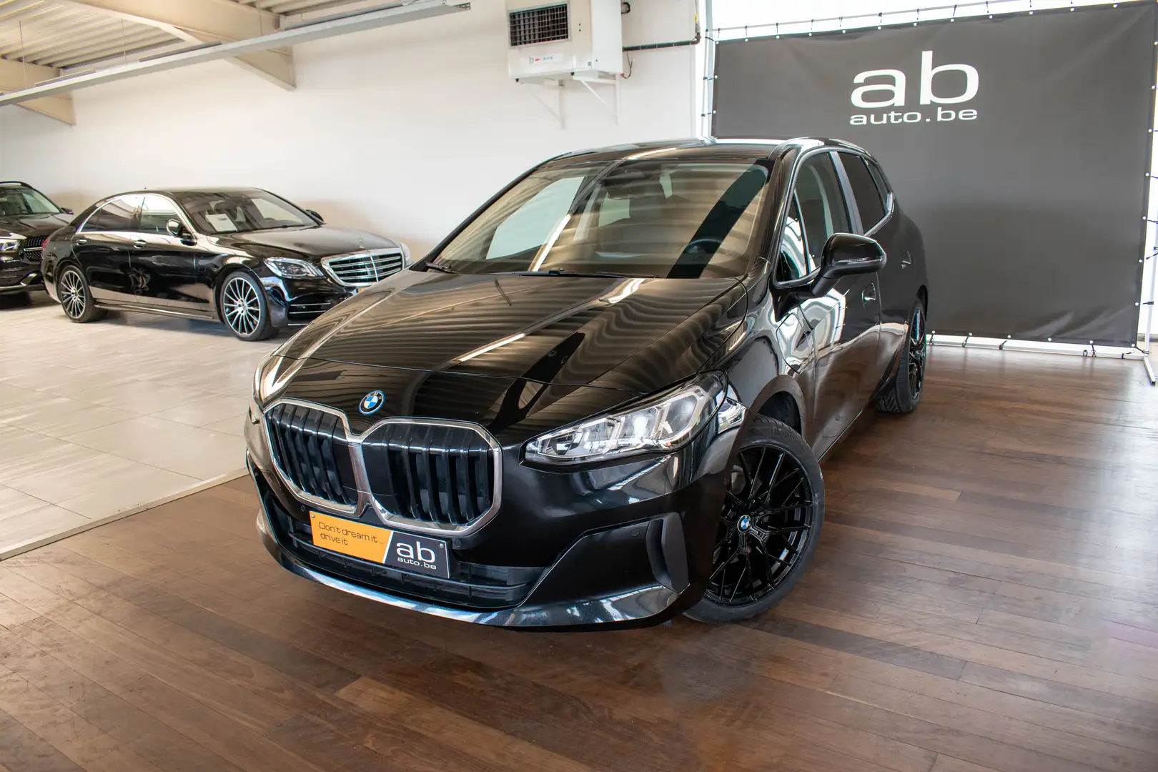 BMW 225 E XDRIVE ACTIVE TOURER, CAMERA, APPLE/ANDROID Zwart - 2