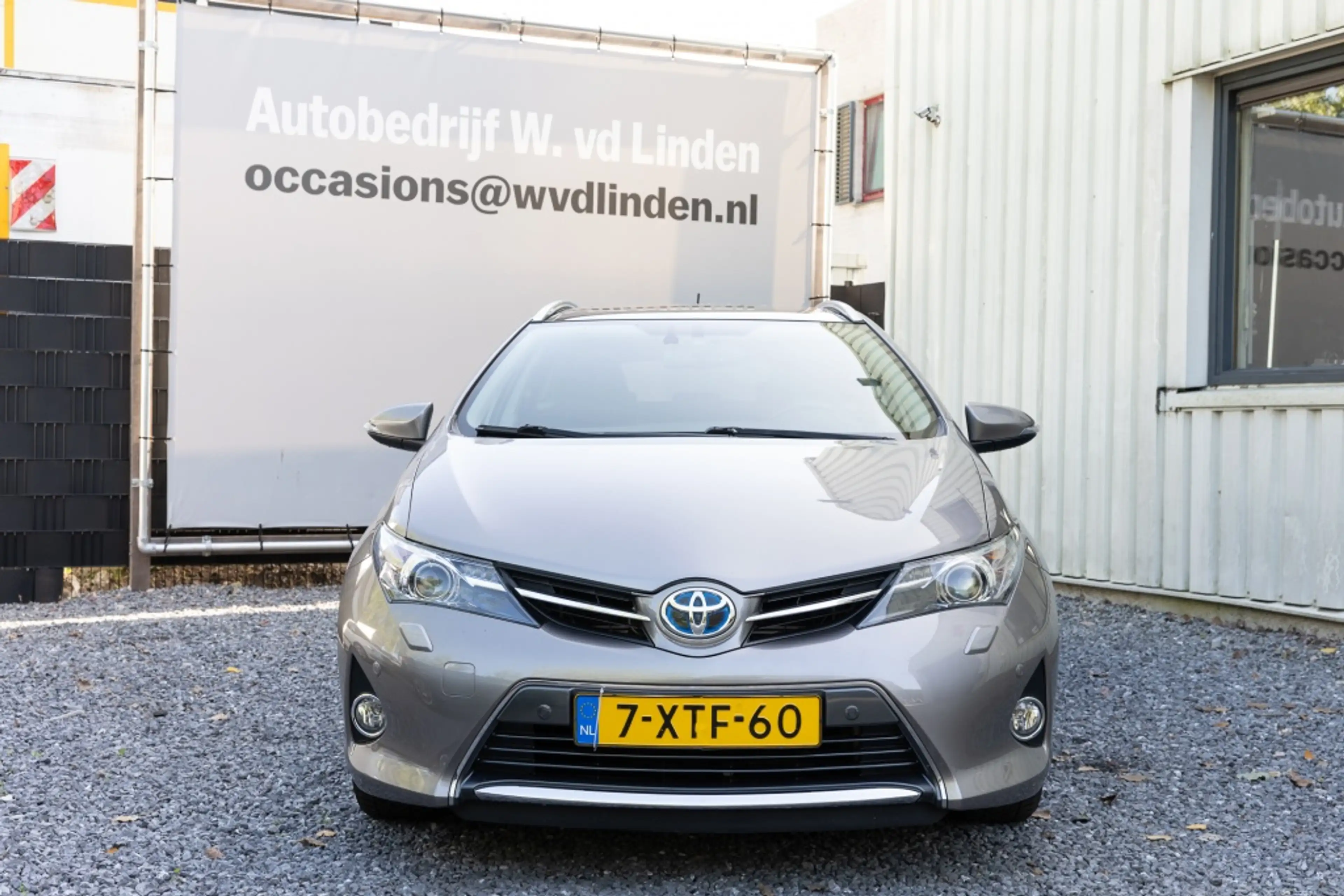 Toyota Auris Touring Sports 1.8 Hybr. Lease — photo 2