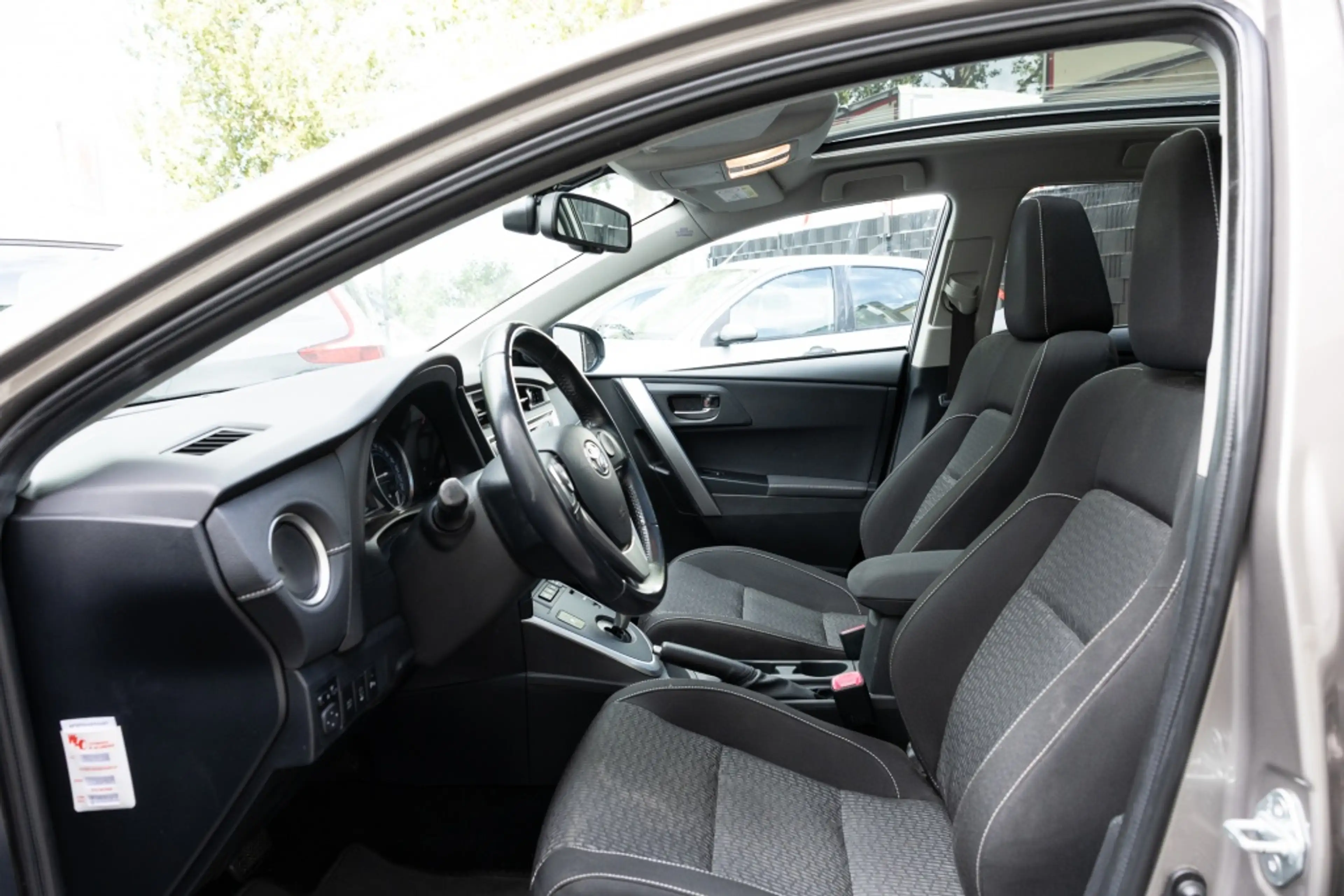 Toyota Auris Touring Sports 1.8 Hybr. Lease — photo 12