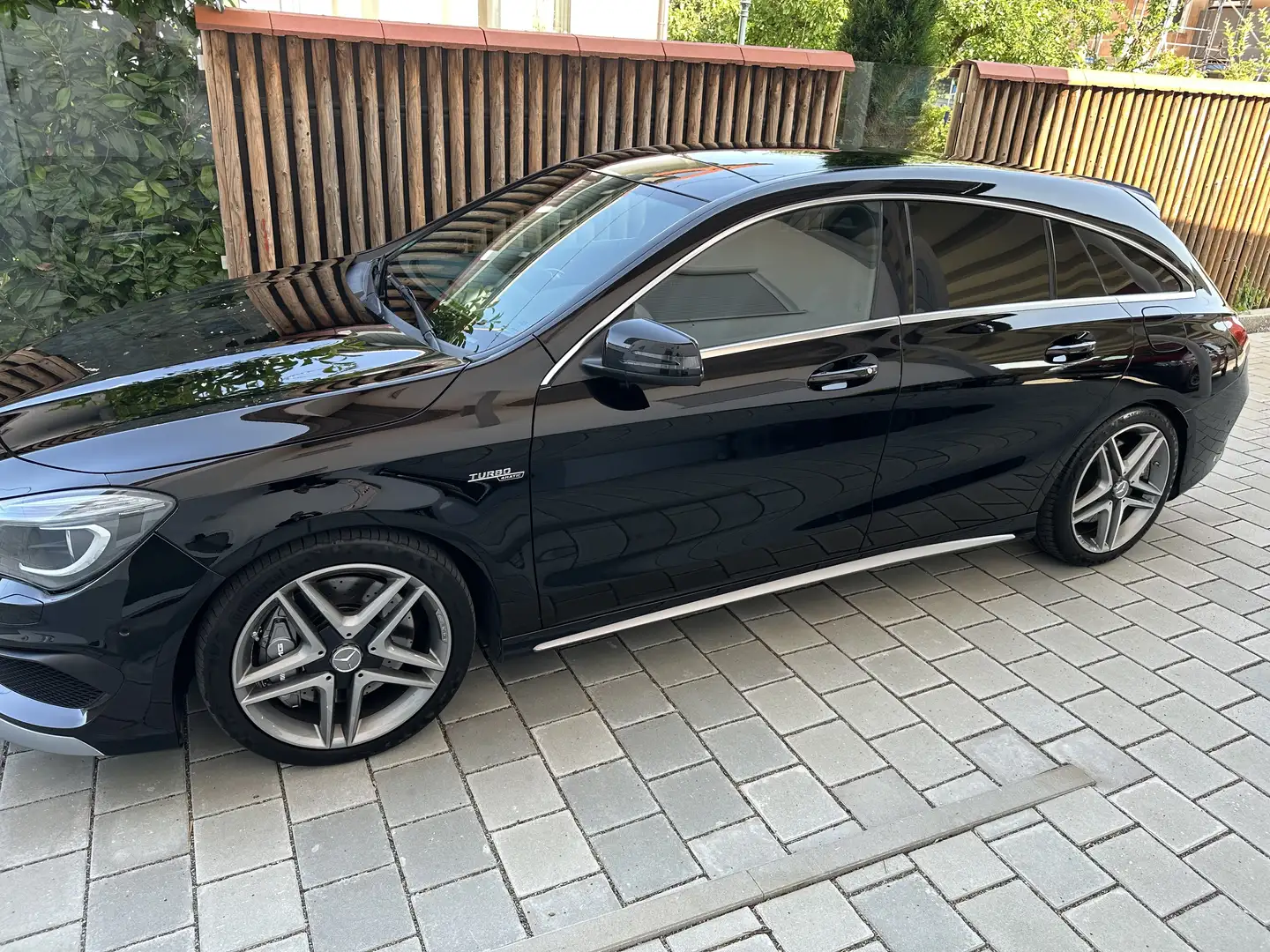 Mercedes-Benz CLA 45 AMG 4Matic Shooting Brake 7G-DCT - 2