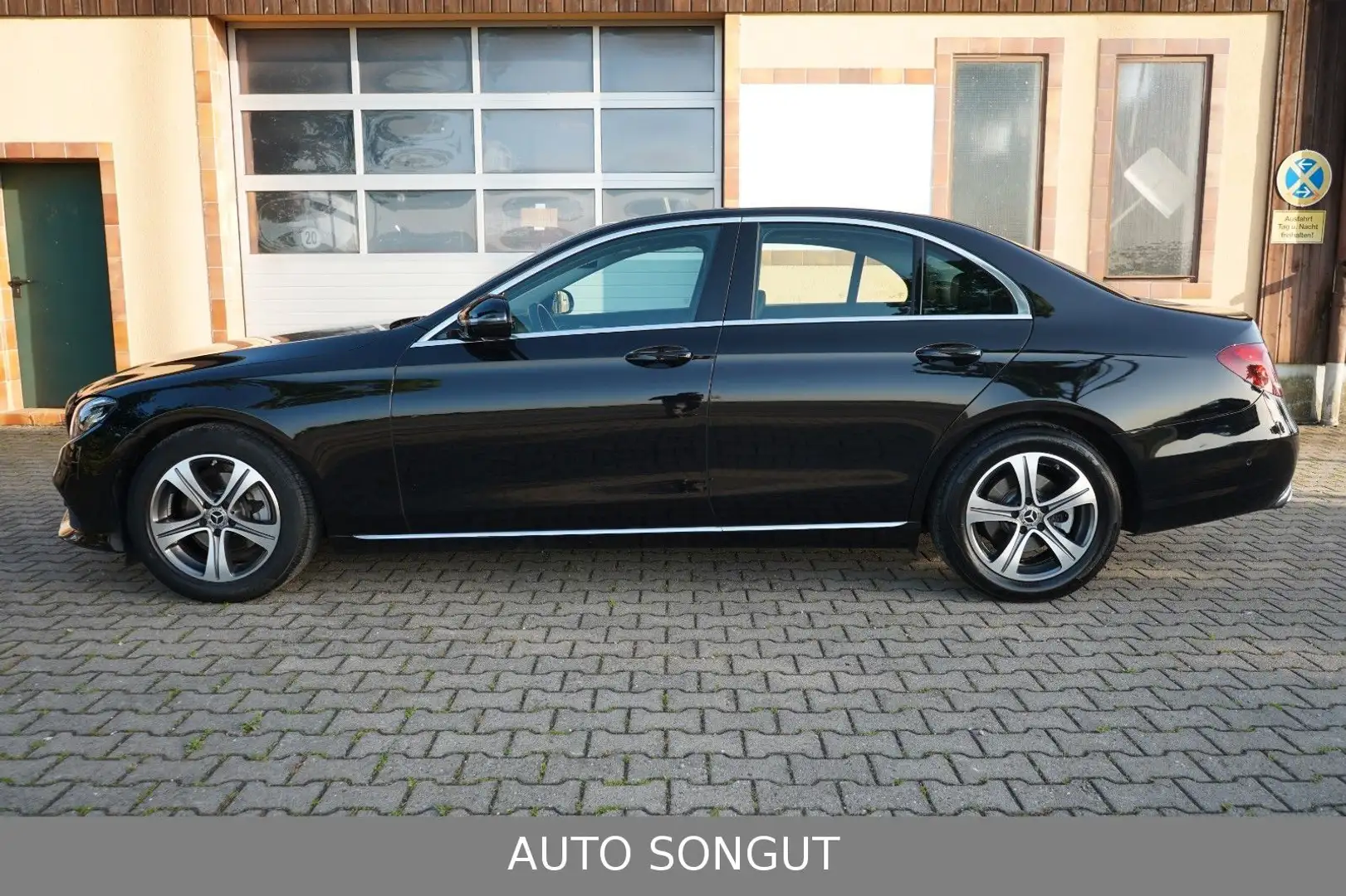 Mercedes-Benz E 220 Lim. AVANTGARDE*9G*NAVI*LED*GSSD*KAMERA* Noir - 2