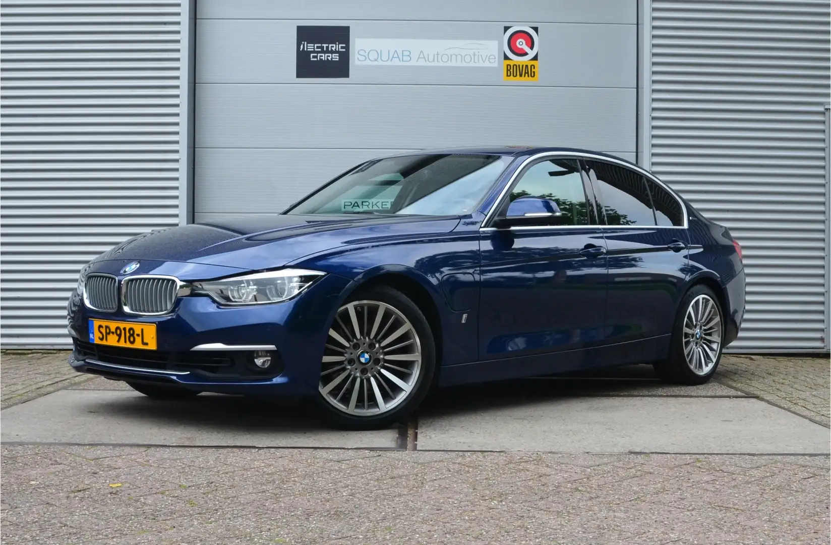 BMW 330 3-serie 330e Luxury Edition HUD, LED koplampen Blauw - 1