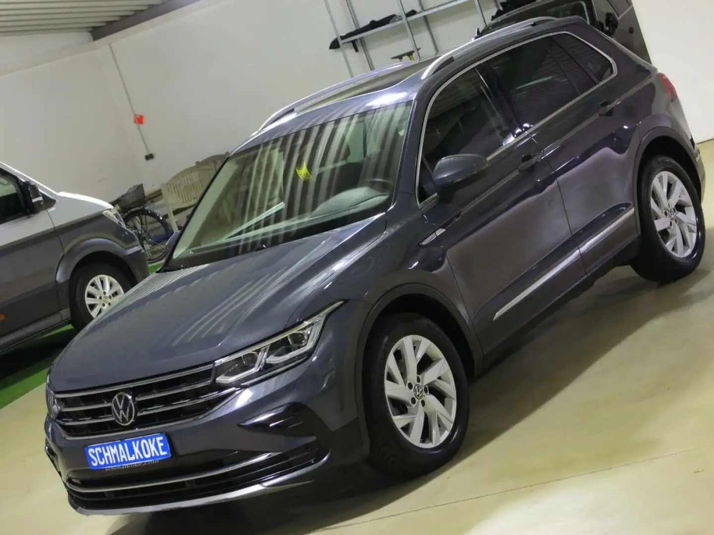 Volkswagen Tiguan 2.0 TDI SCR DSG7 Elegance eSAD Navi LM18 Grau - 2
