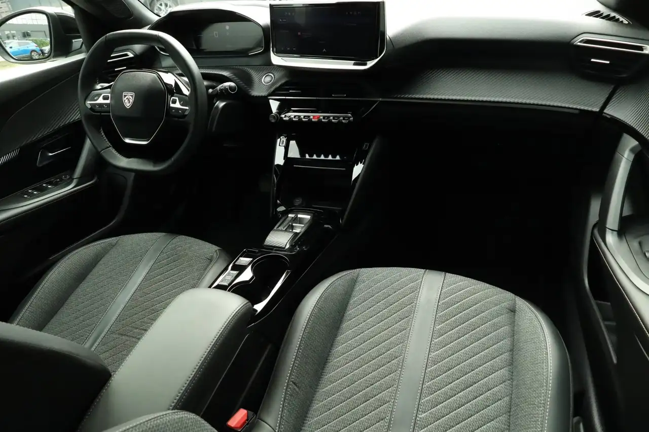 Peugeot E-2008 EV Allure 54 kWh Afn. Trekhaak Carplay Navi Camera, миниатюра 12