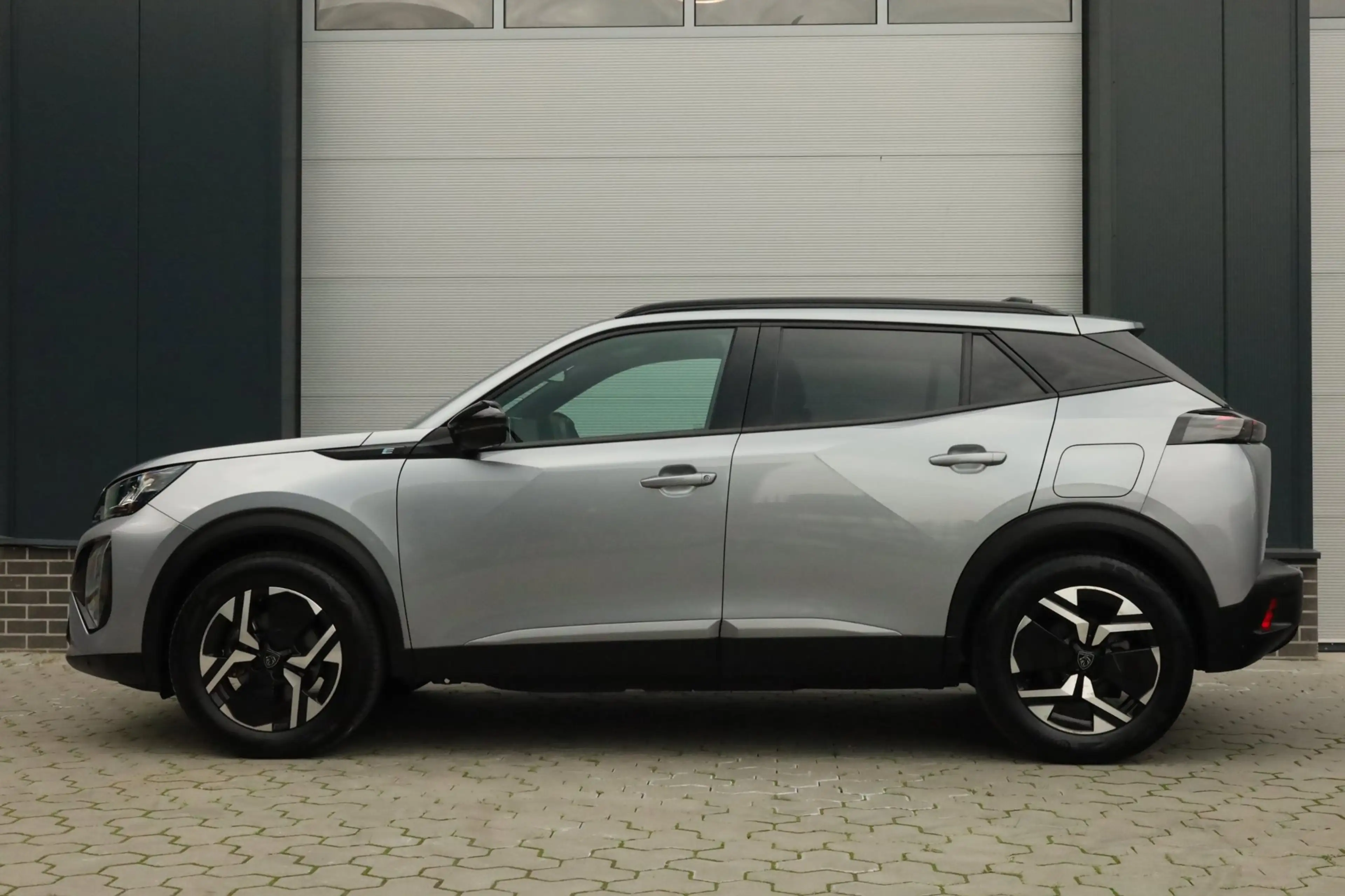 Peugeot e-2008 EV Allure 54 kWh Afn. Trekhaak Carplay Navi Camera — photo 6