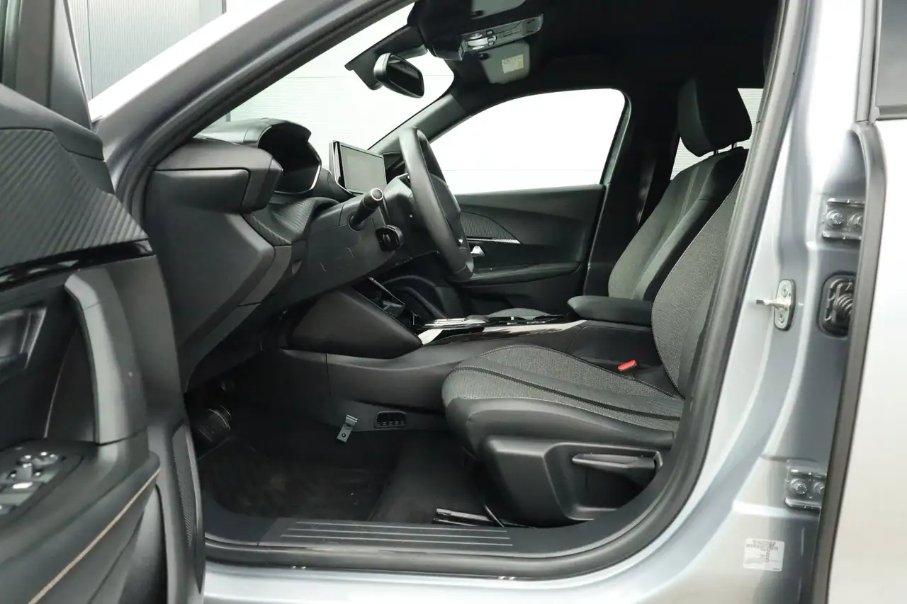 Peugeot E-2008 EV Allure 54 kWh Afn. Trekhaak Carplay Navi Camera, миниатюра 9