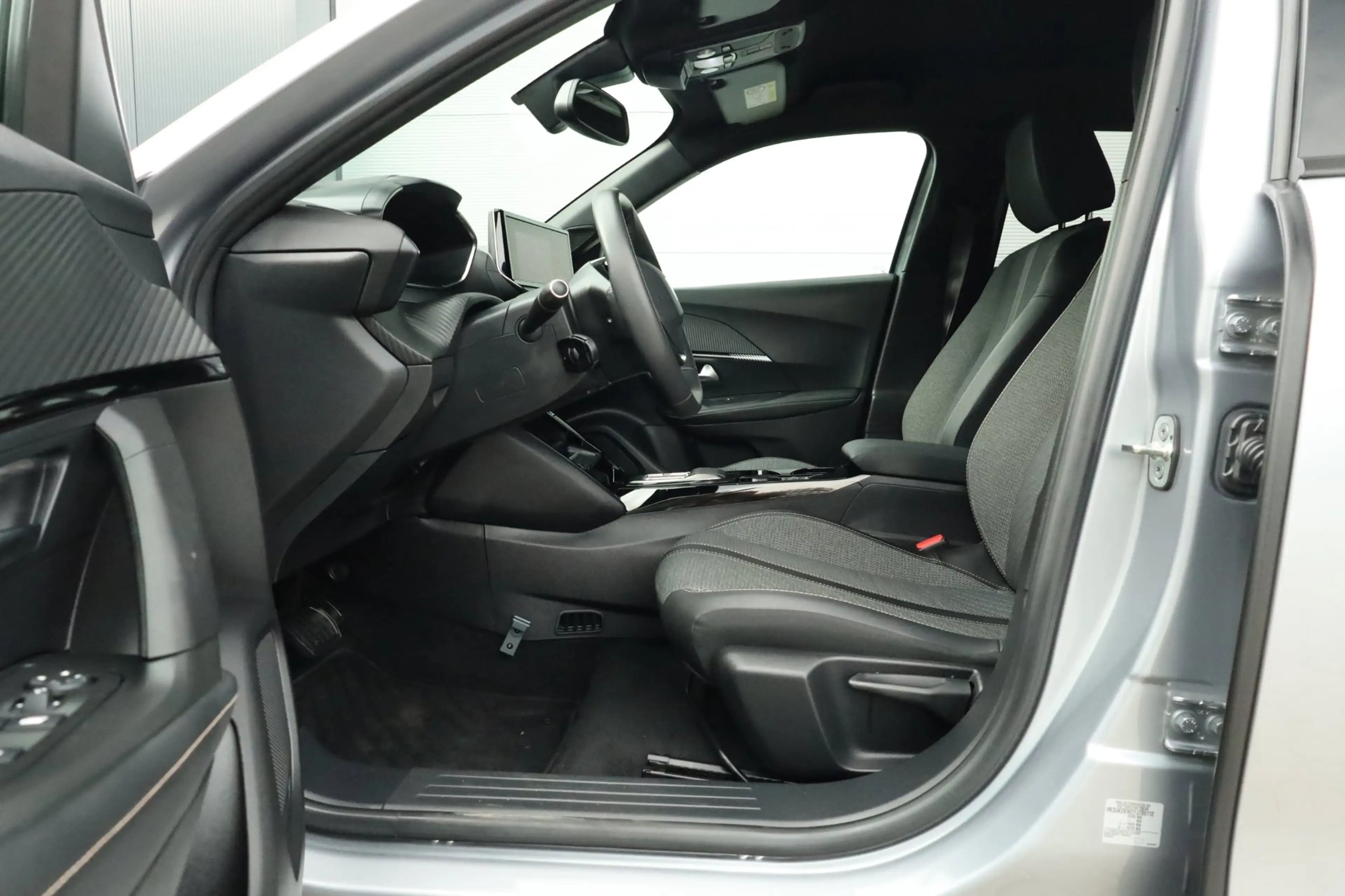 Peugeot e-2008 EV Allure 54 kWh Afn. Trekhaak Carplay Navi Camera — photo 9