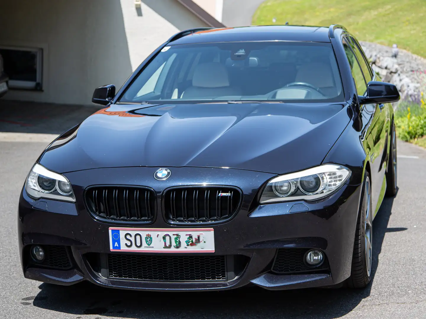 BMW 530 530d xDrive Touring Aut. Schwarz - 1