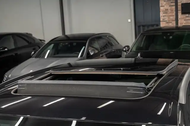 Audi Q8 view 10