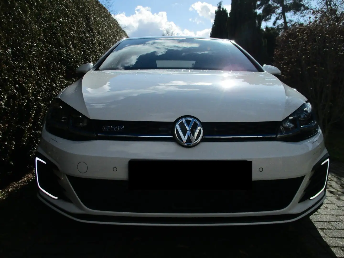 Volkswagen Golf VII GTE **1.Hand/STHZ+FB/NAVI/LED** Blanc - 2