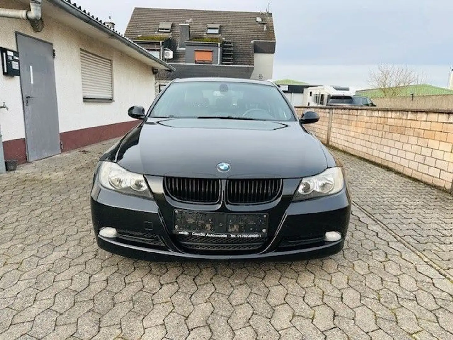 BMW 318 d Lim *TÜV NEU*Standheizung*Leder Schwarz - 2