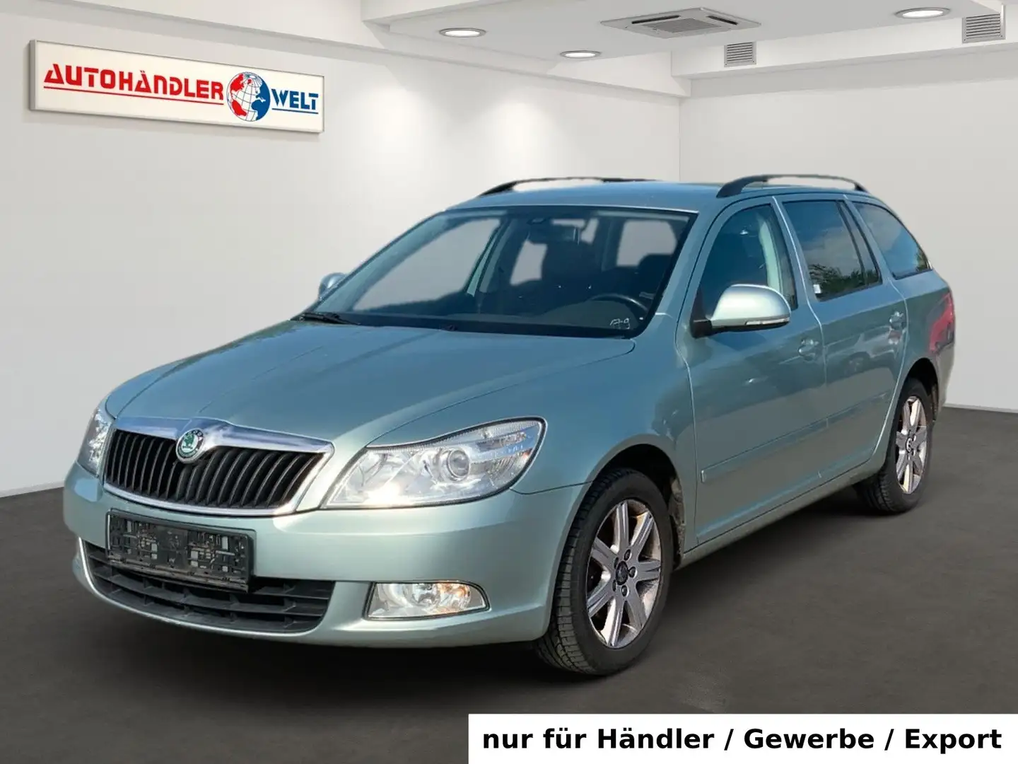 Skoda Octavia 1.8 TSI Combi Elegance Grün - 1