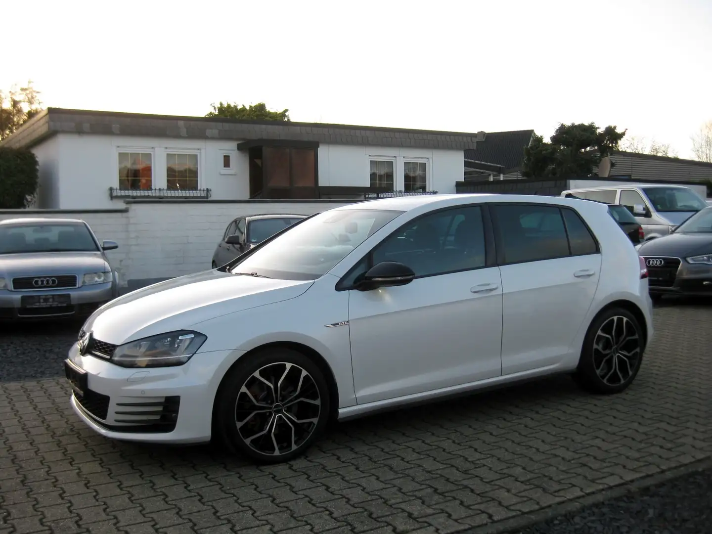 Volkswagen Golf GTD Golf GTD BM Technology , Navi, Bi-Xenon, 18"Zoll Weiß - 1