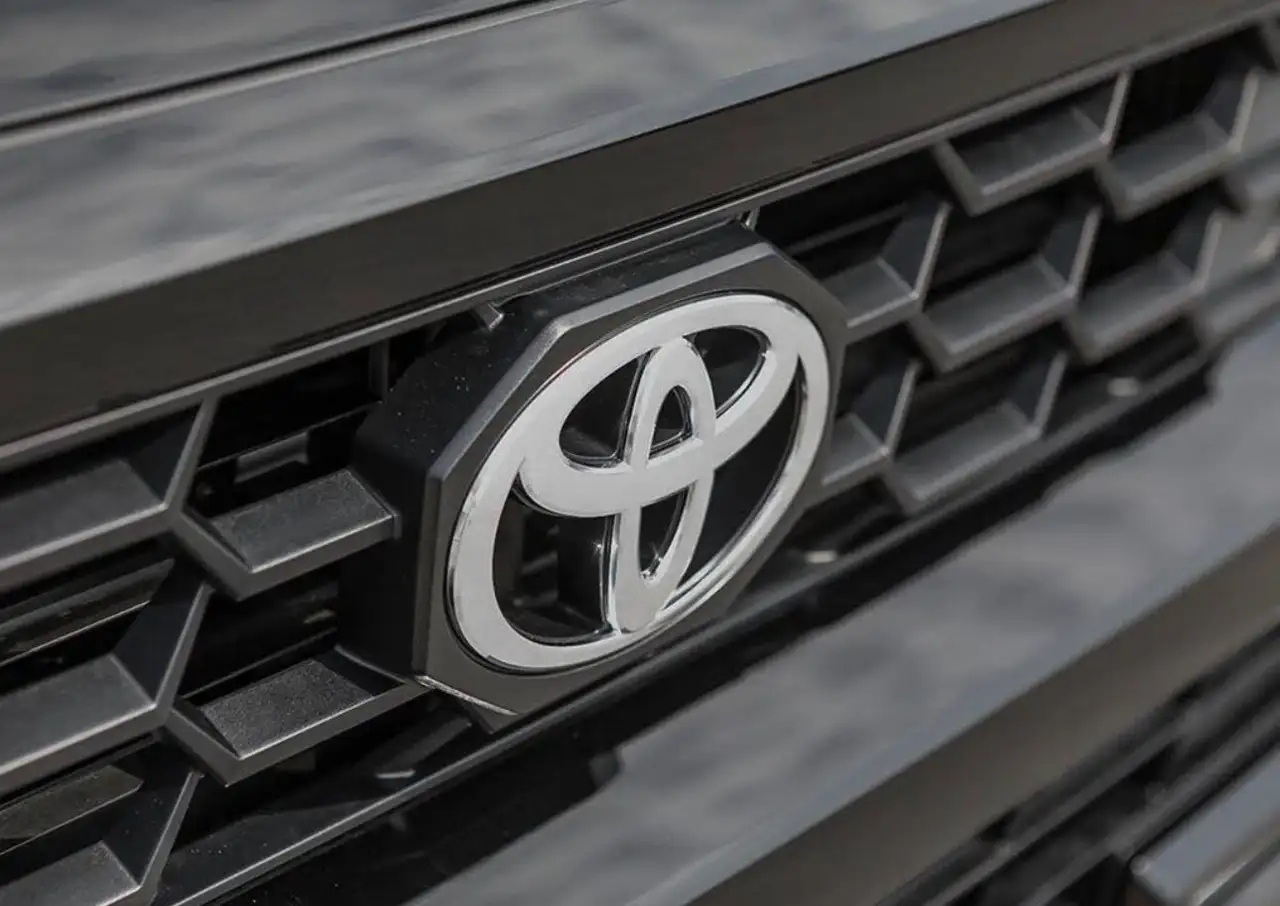 Toyota 4-Runner снимка Toyota 4-Runner