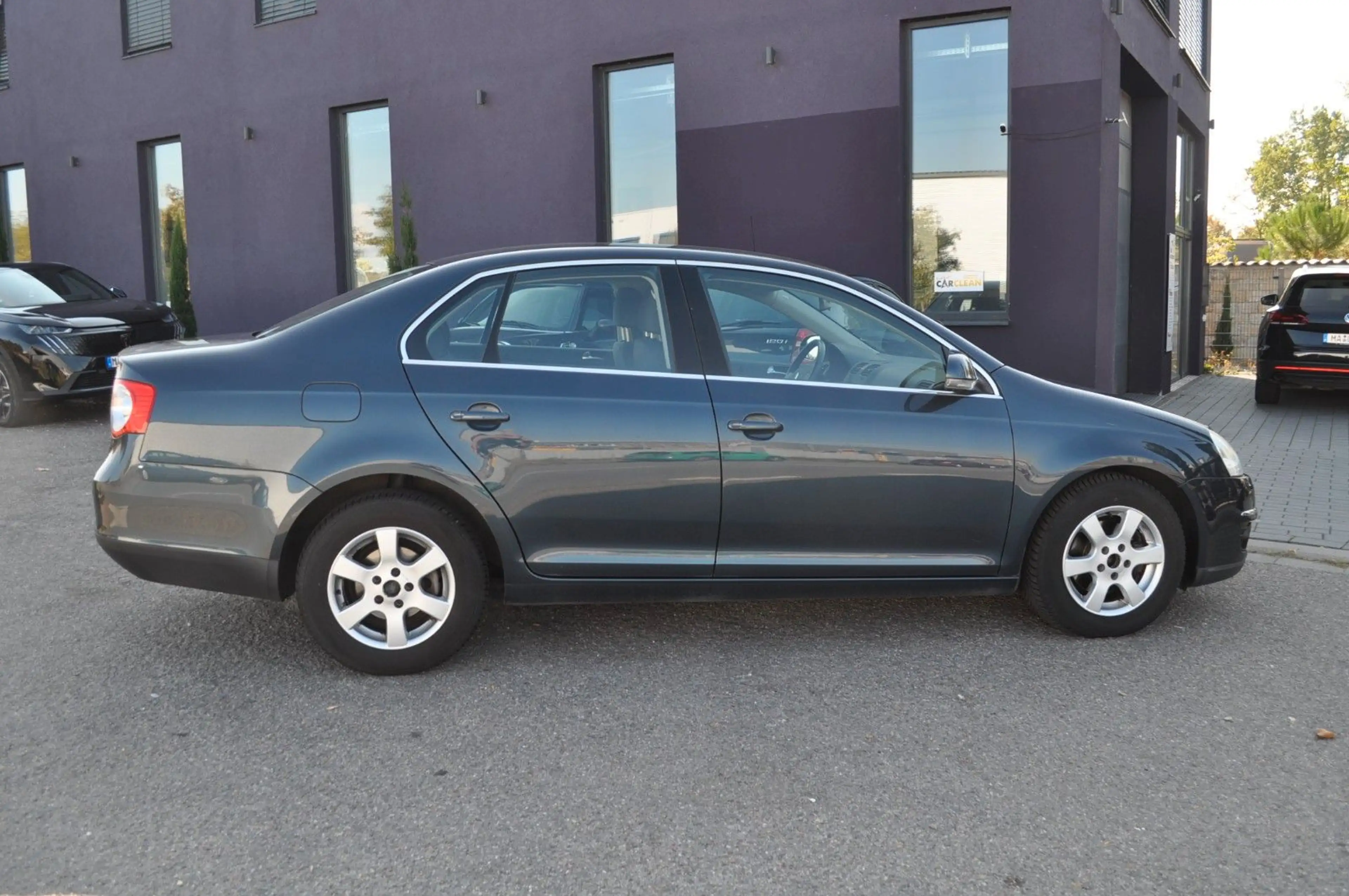 Volkswagen Jetta V 1.6 Comfortline * Automatic - 50.500 KM! — photo 4