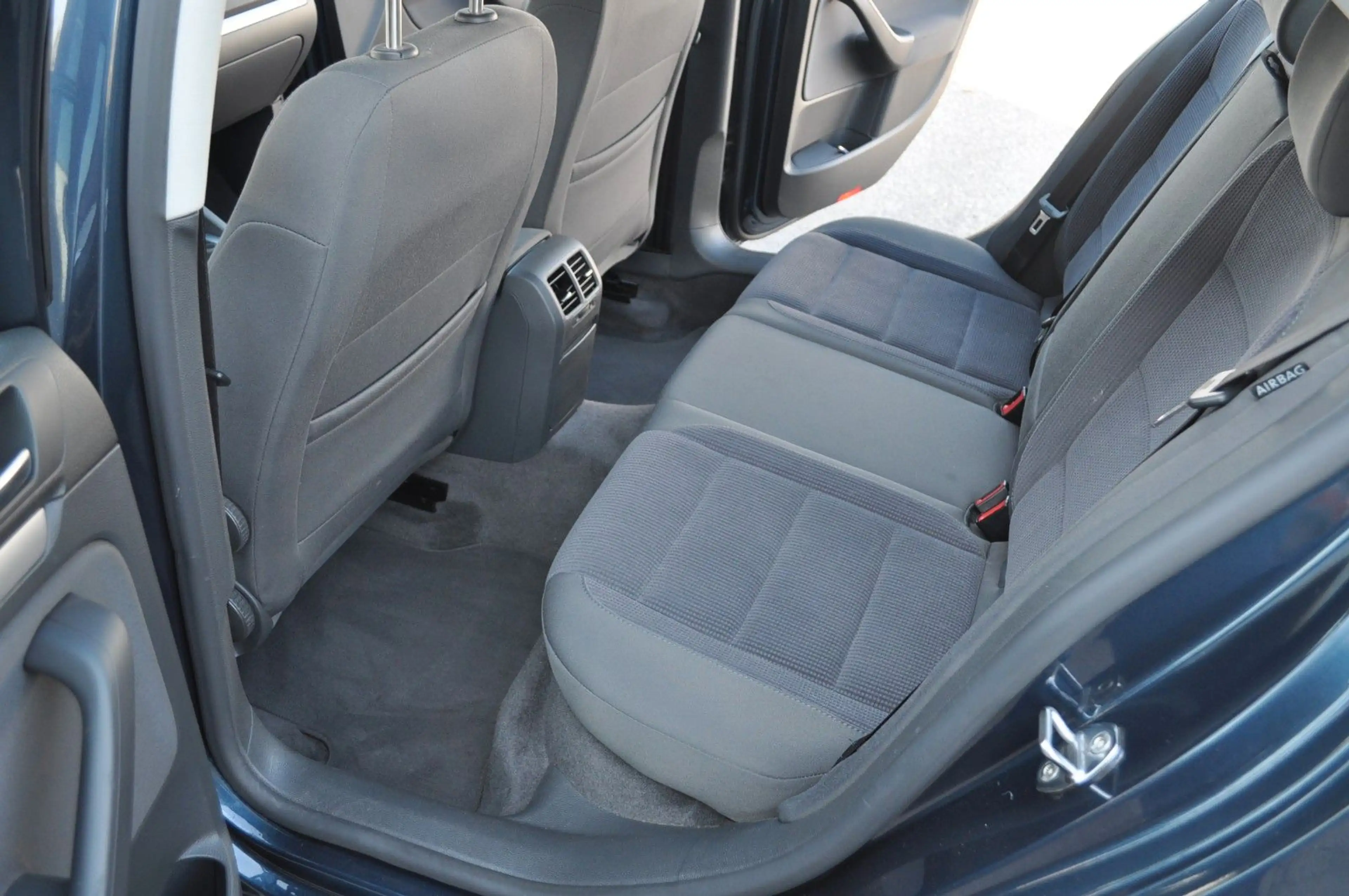 Volkswagen Jetta V 1.6 Comfortline * Automatic - 50.500 KM! — photo 15