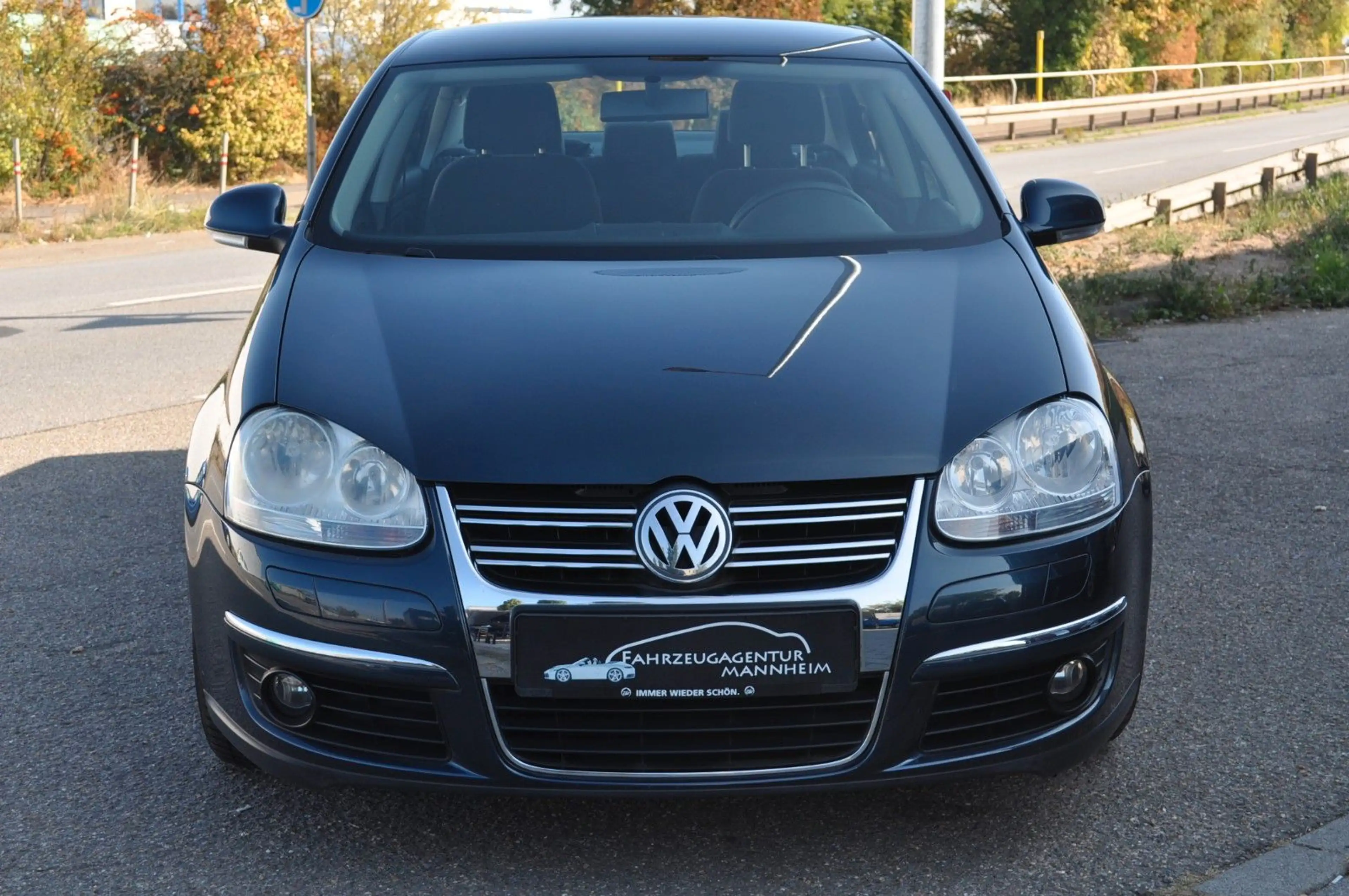 Volkswagen Jetta V 1.6 Comfortline * Automatic - 50.500 KM! — photo 2