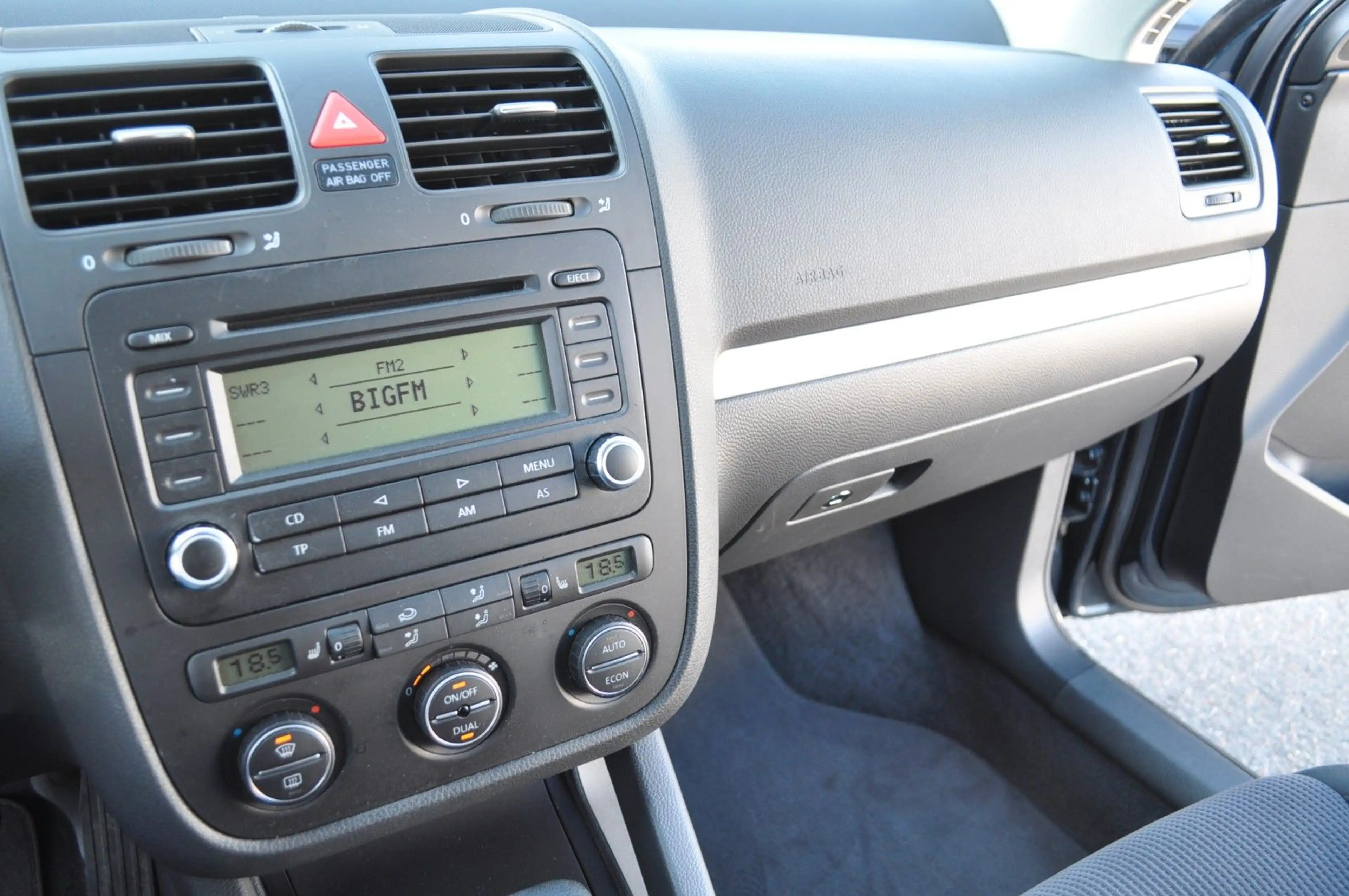 Volkswagen Jetta V 1.6 Comfortline * Automatic - 50.500 KM! — photo 12