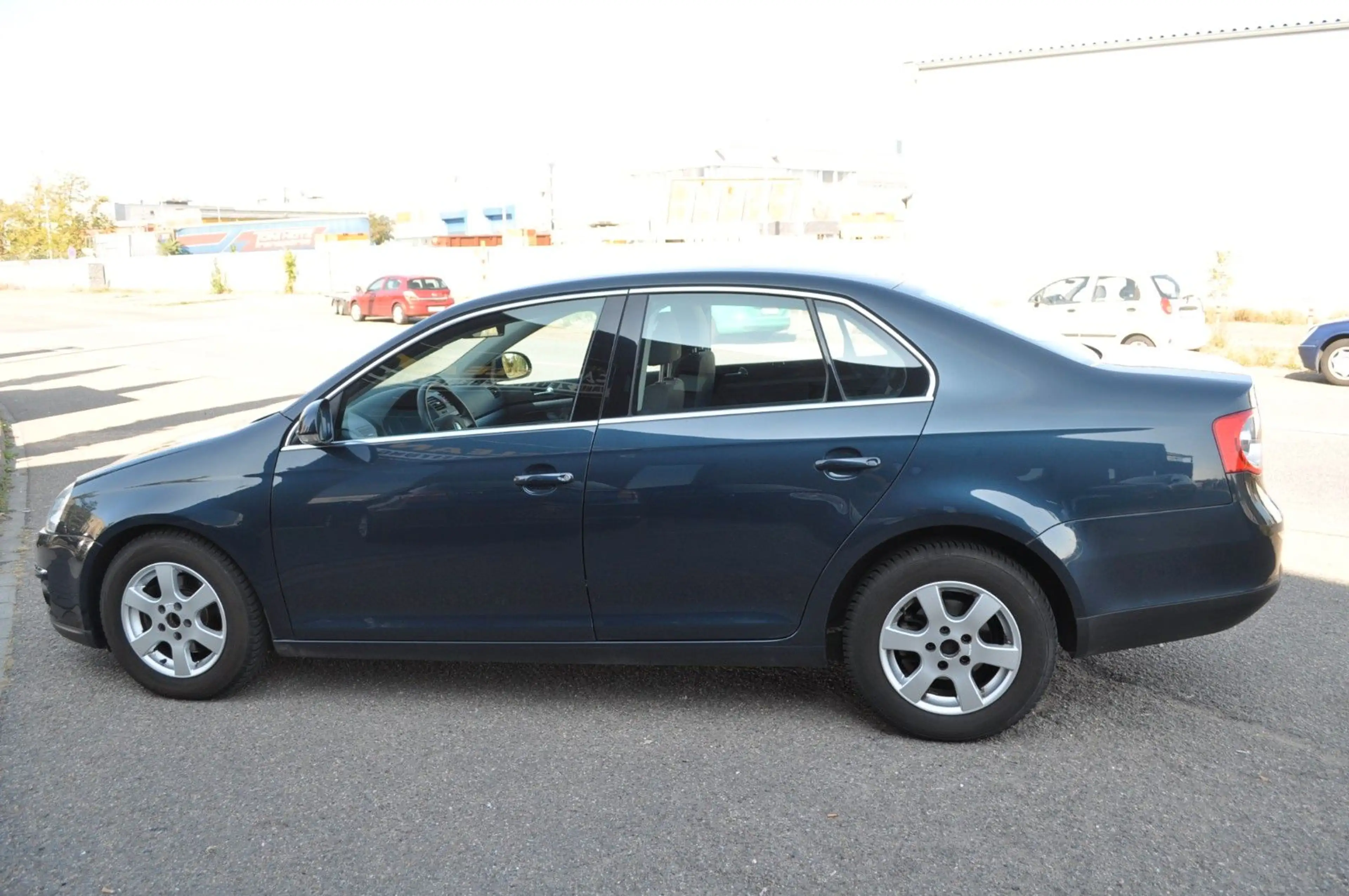 Volkswagen Jetta V 1.6 Comfortline * Automatic - 50.500 KM! — photo 5
