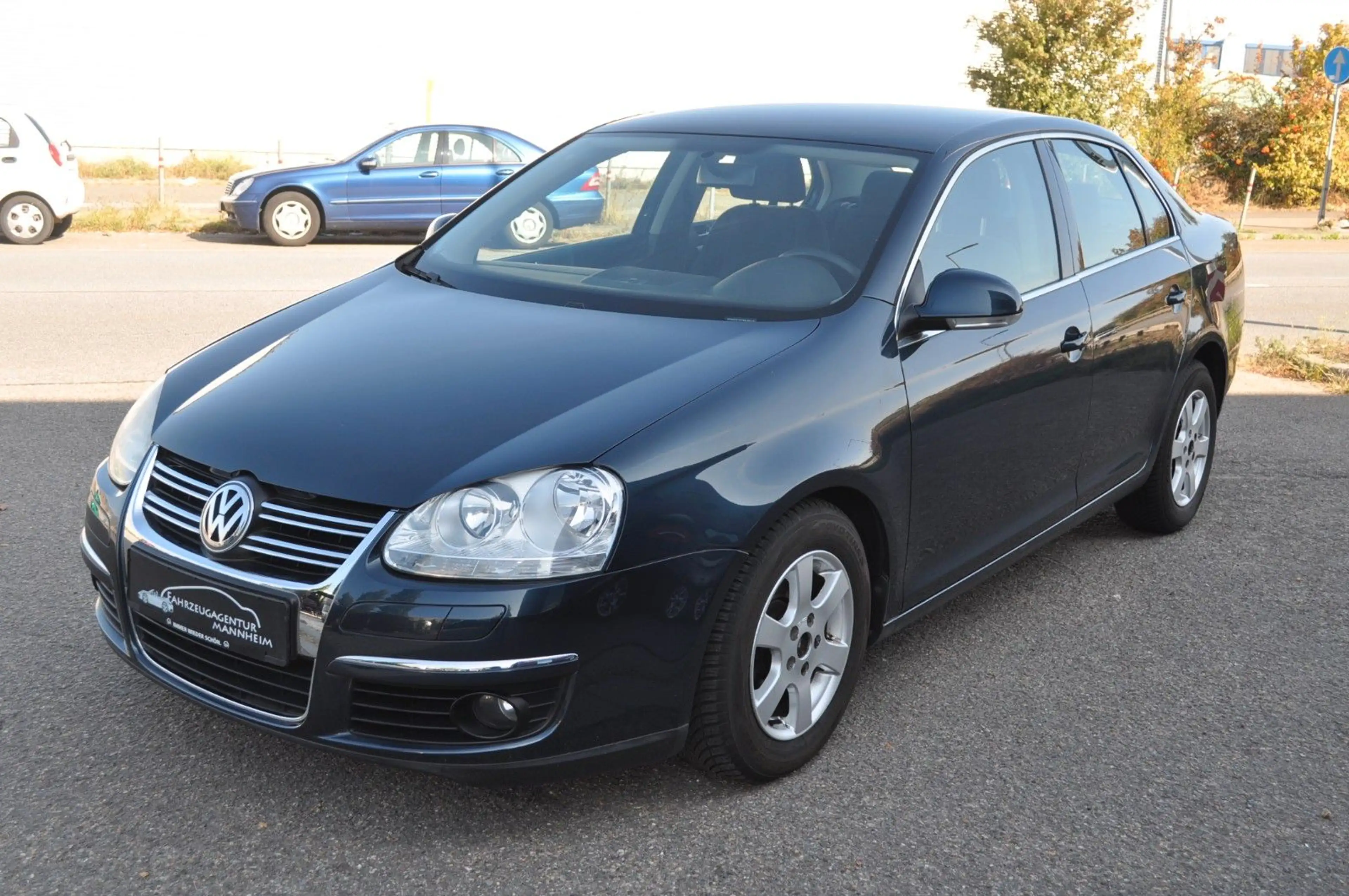 Volkswagen Jetta V 1.6 Comfortline * Automatic - 50.500 KM! — photo 3