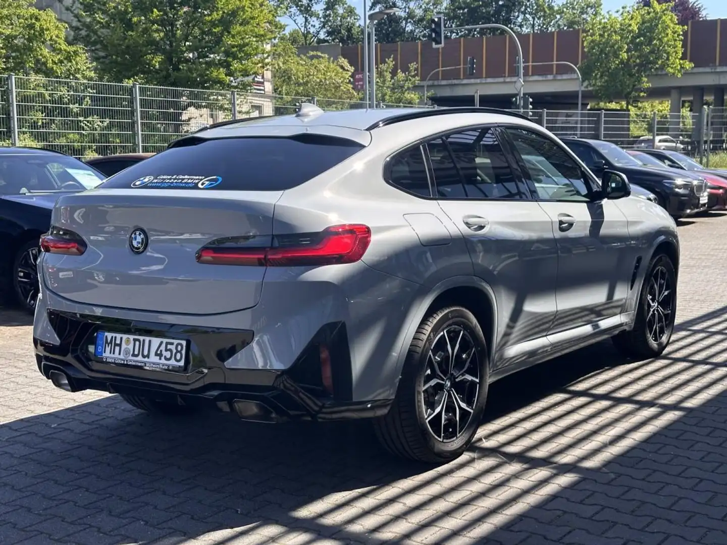 BMW X4 xDrive30i M Sport //DrivingAssistant Stop&Go Grau - 2