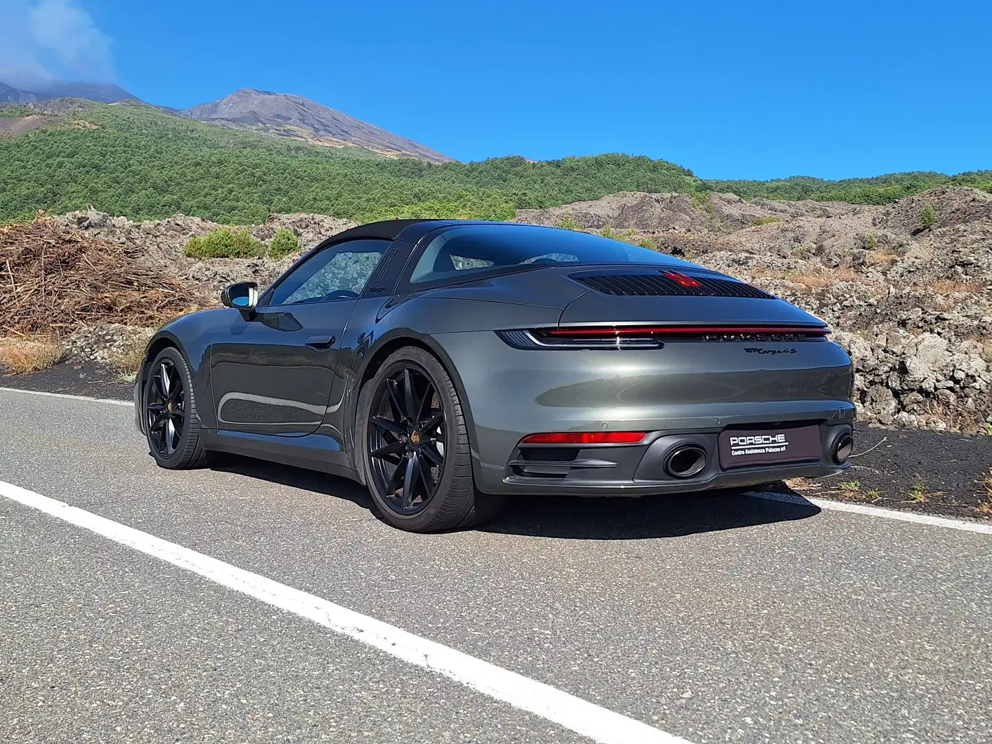 Porsche 992 4S targa Verde - 2