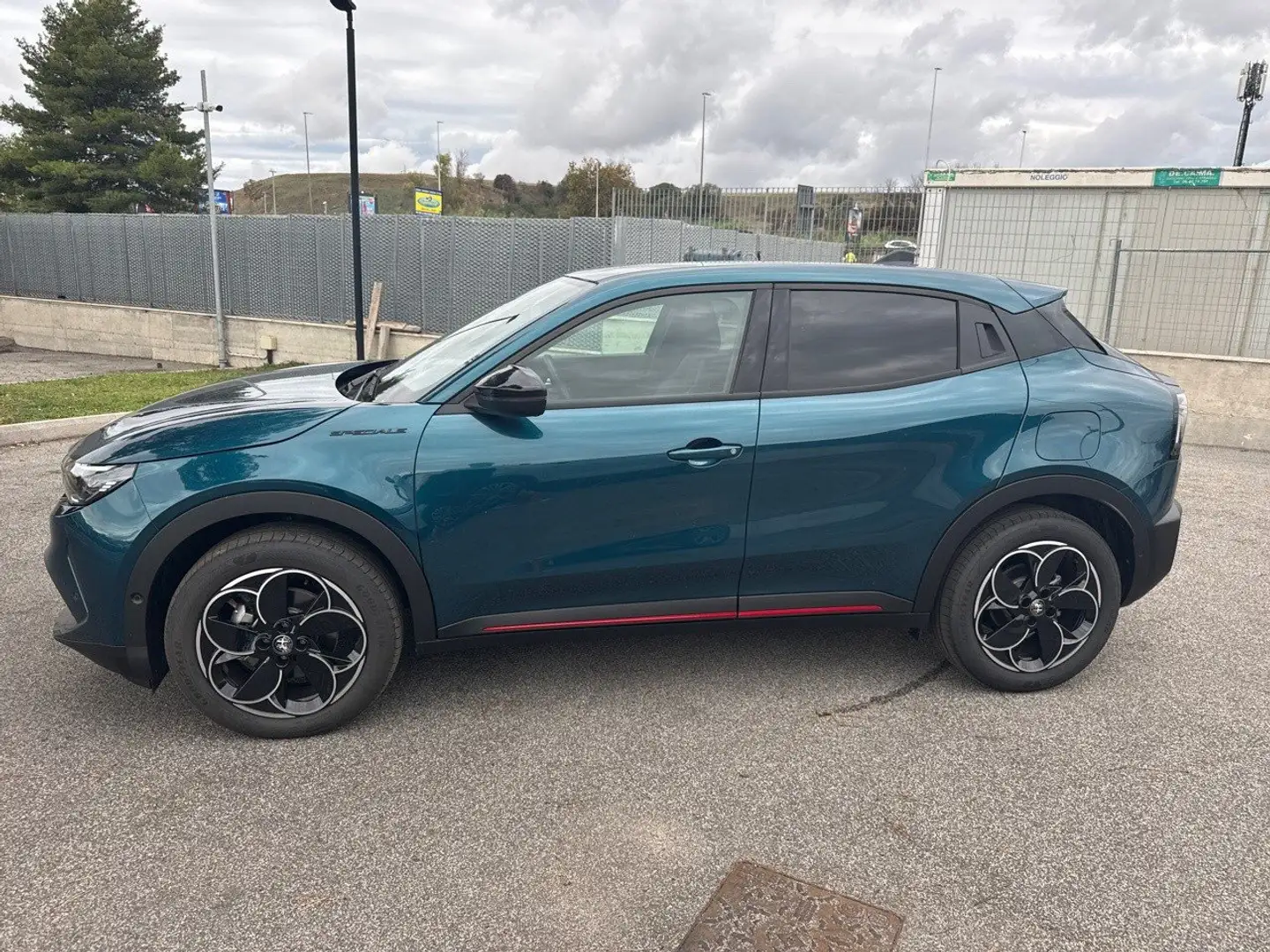 Alfa Romeo Junior BEV 156cv Elettrica SPECIALE Blu/Azzurro - 2