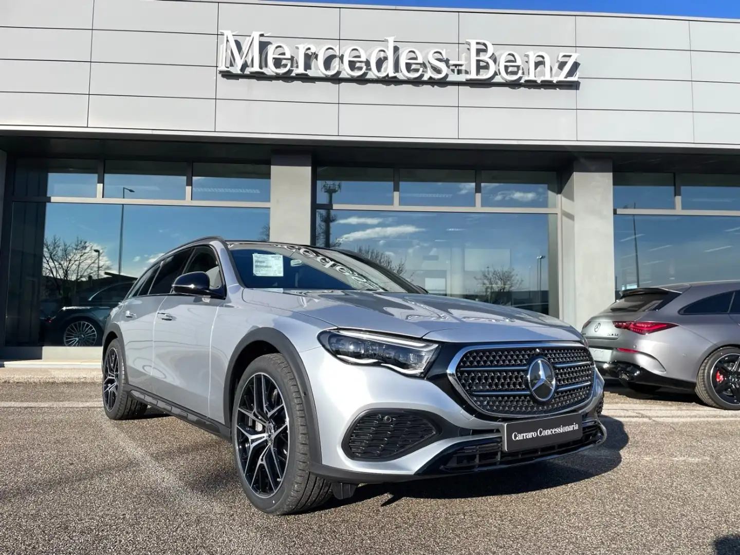 Mercedes-Benz E 220 d 4MATIC All Terrain Zilver - 1