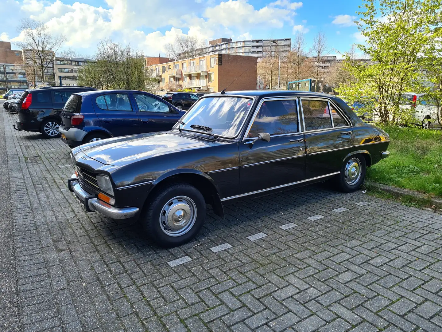 Peugeot 504 2.0 GL Automatic Schwarz - 2