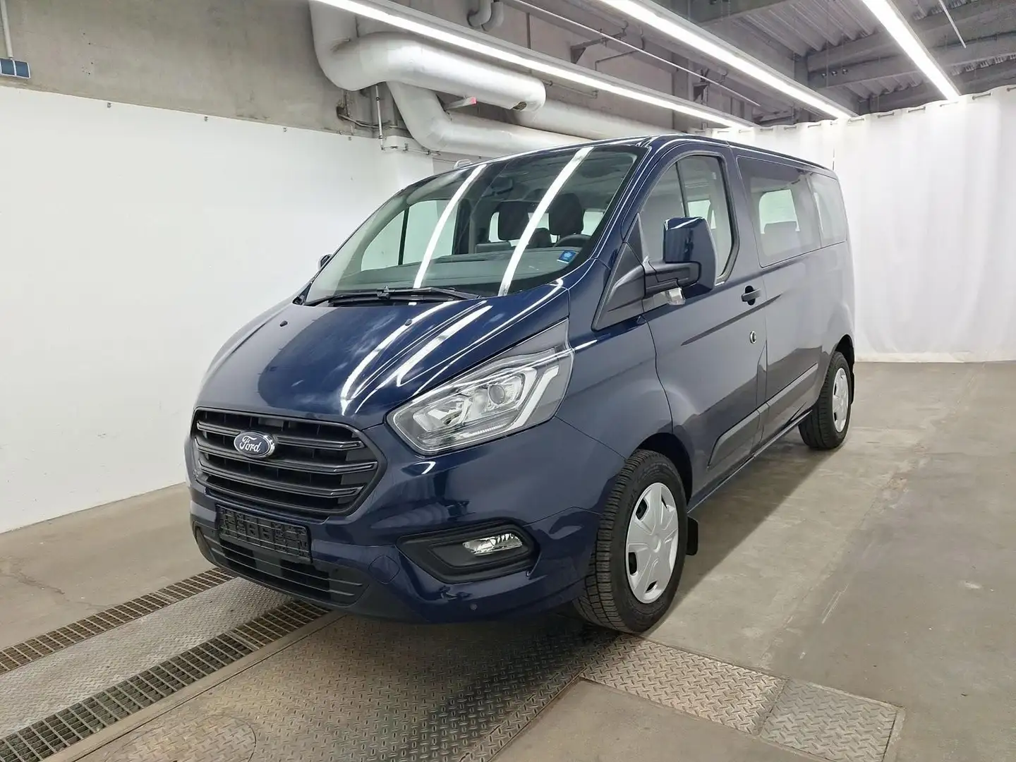 Ford Transit Custom L1 9-Sitzer AHK+Navi+Winterpaket Blau - 1