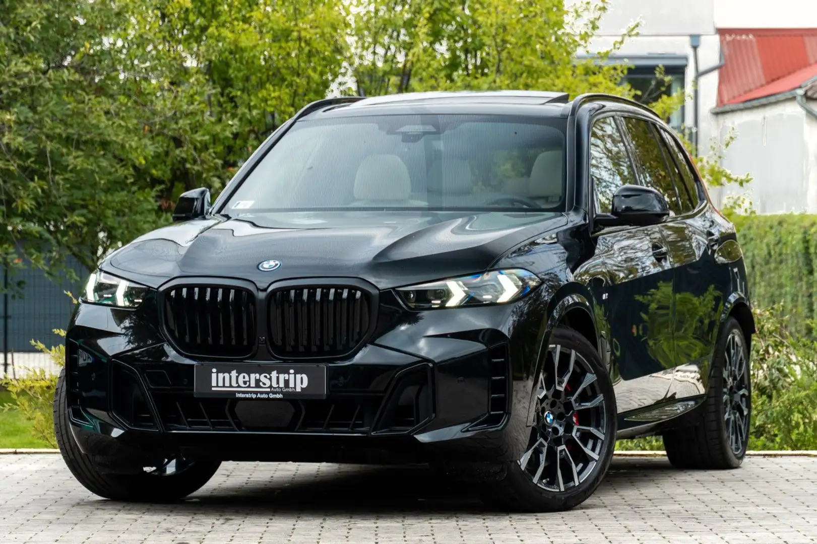BMW X5 50e M SPORT.LUFTF.PANO.DR.ASS.PRO.4ZONEN.AHK Schwarz - 1