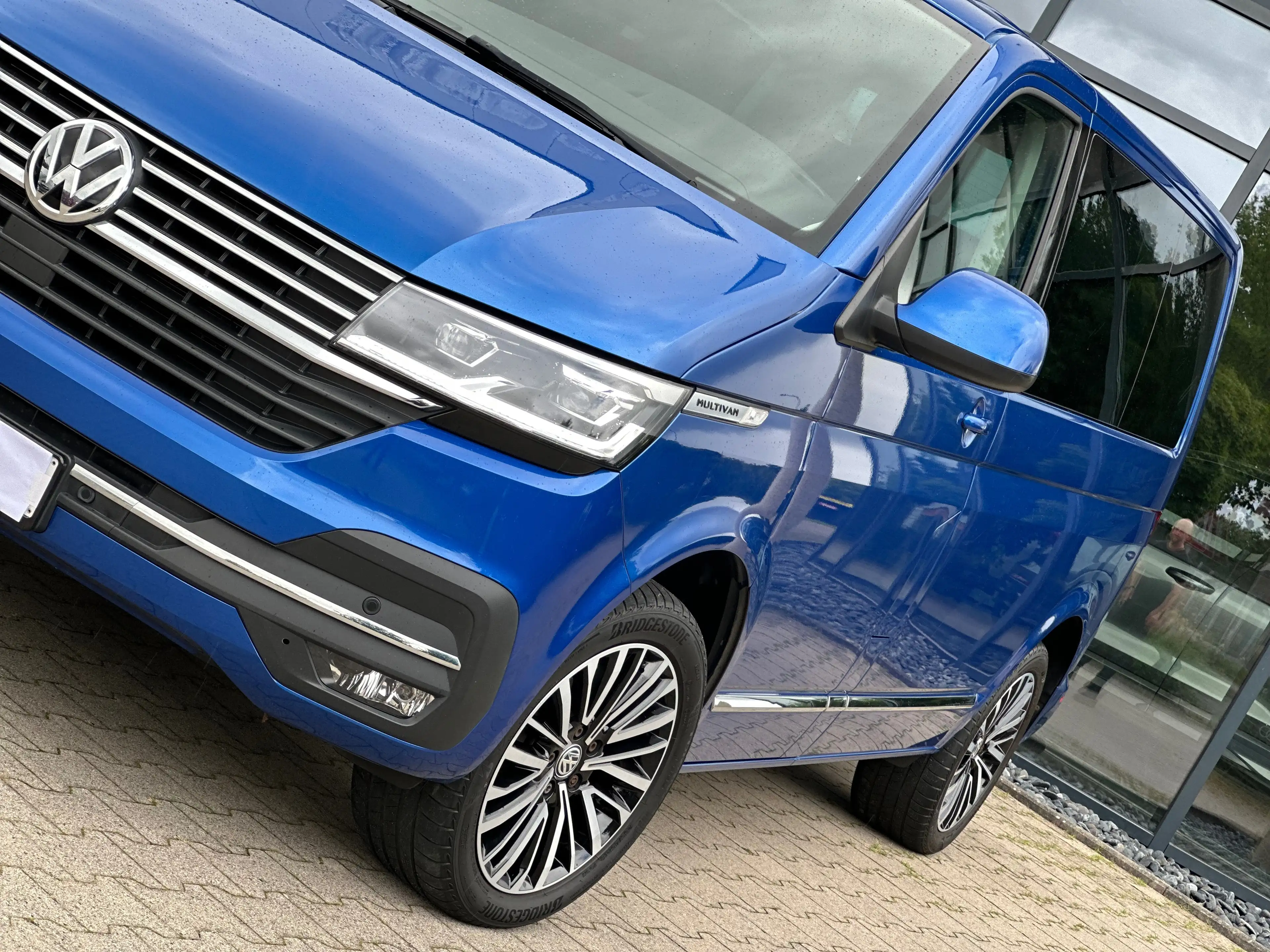 Volkswagen T6.1 Multivan DSG Generation Six LED AHK Alcantara NAVI DIGI 18" — photo 3