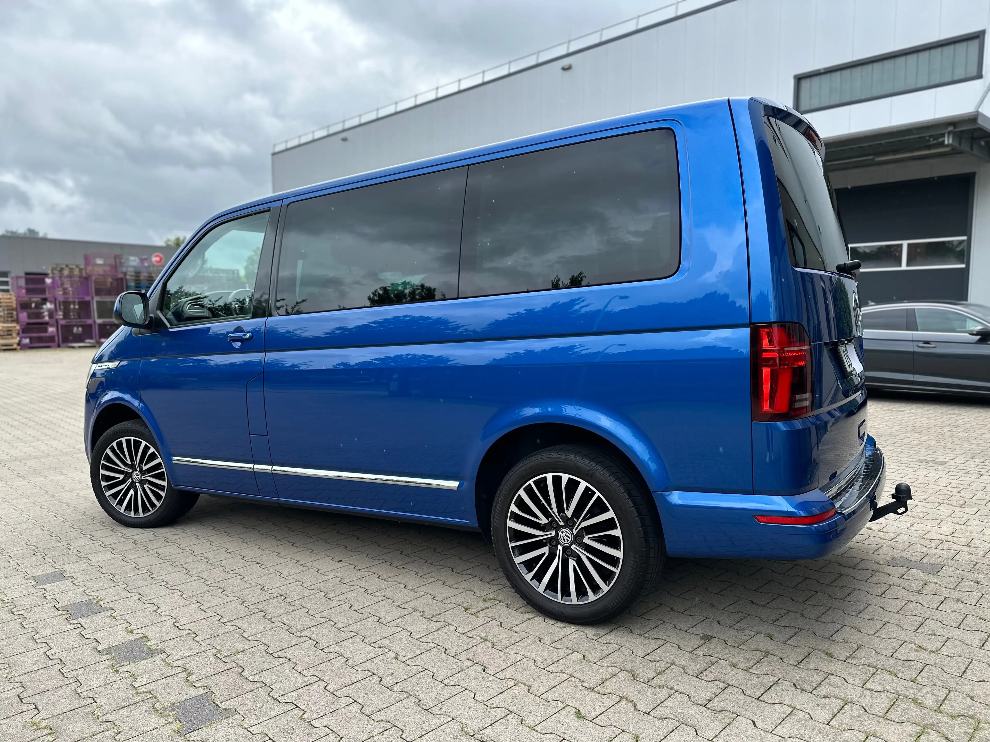 Volkswagen T6.1 Multivan DSG Generation Six LED AHK Alcantara NAVI DIGI 18" — photo 13