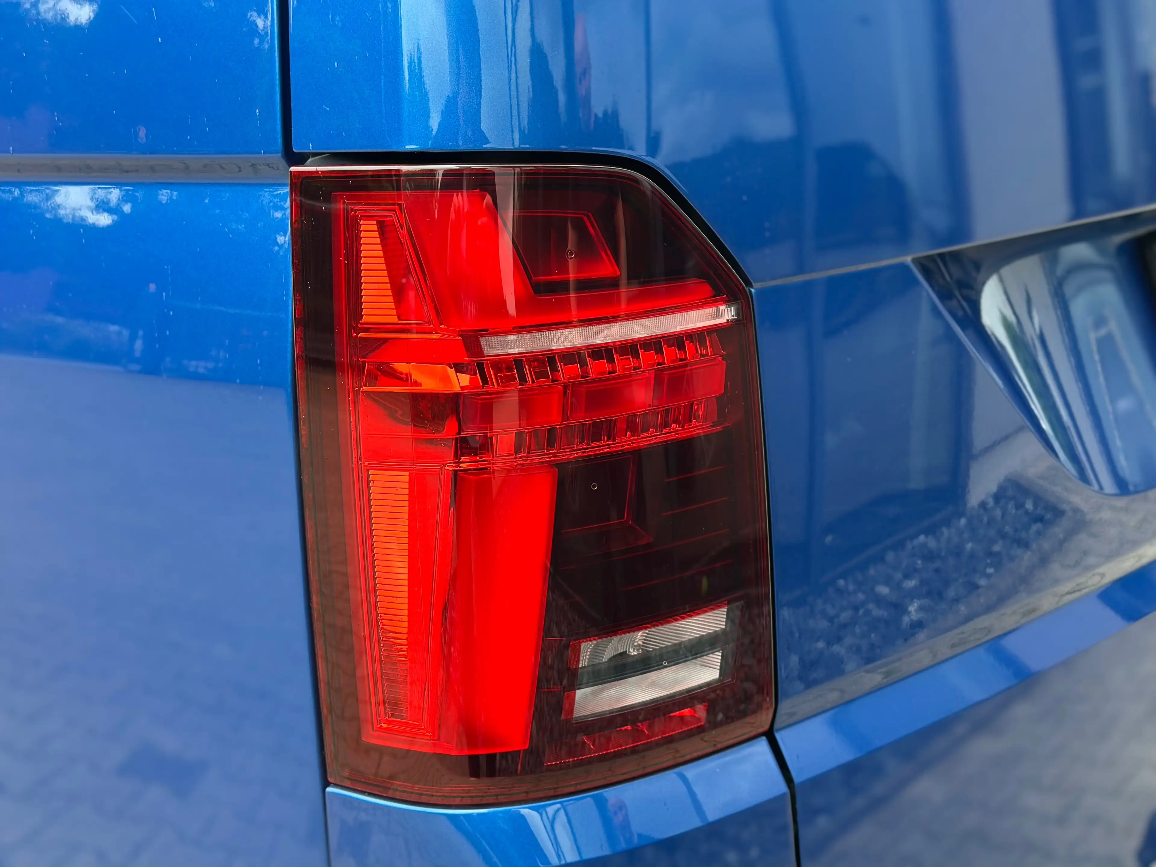 Volkswagen T6.1 Multivan DSG Generation Six LED AHK Alcantara NAVI DIGI 18" — photo 11