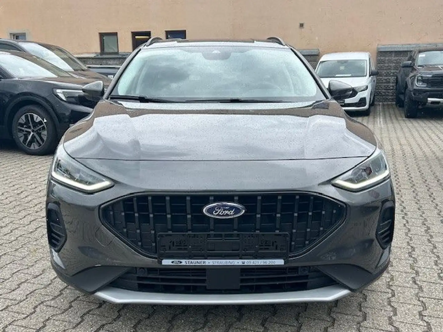 Ford Focus Turnier 1.0 EcoBoost Active MHEV /iACC/SHZ Grau - 2