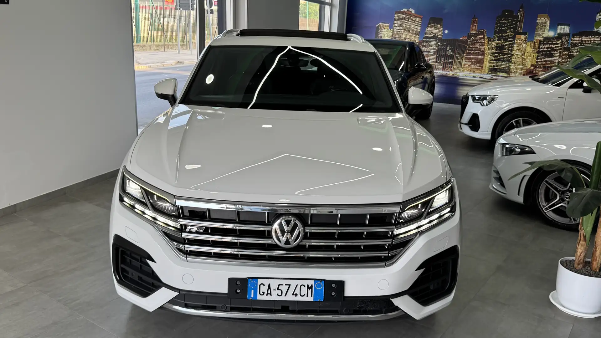 Volkswagen Touareg 3.0 V6 tdi Advanced R-Line Exterior Pack 286cv tip Bianco - 2