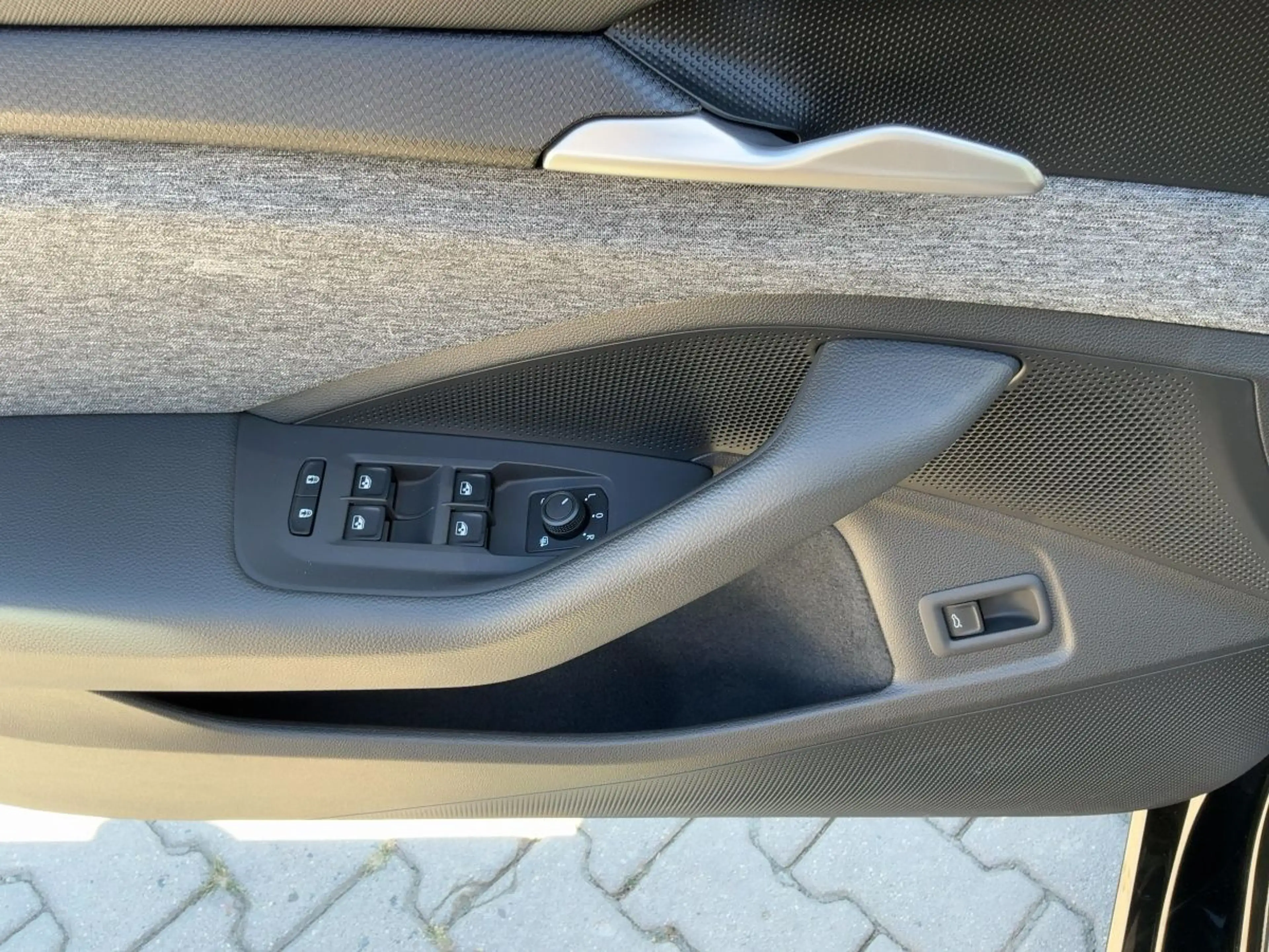 Skoda Superb Combi 2.0 TDI DSG MATRIX+NAV+AHK+PANO+HuD — photo 15