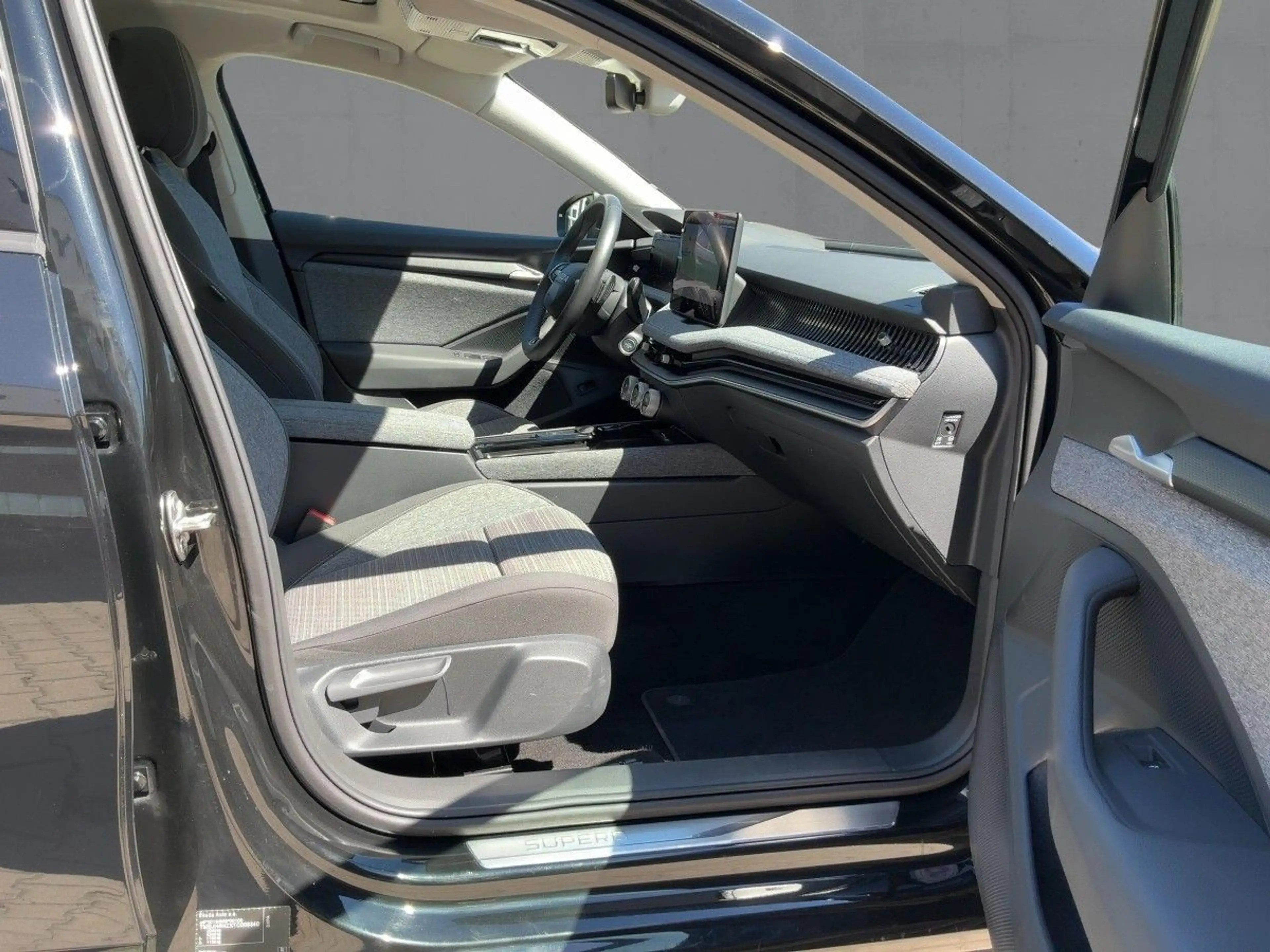 Skoda Superb Combi 2.0 TDI DSG MATRIX+NAV+AHK+PANO+HuD — photo 11