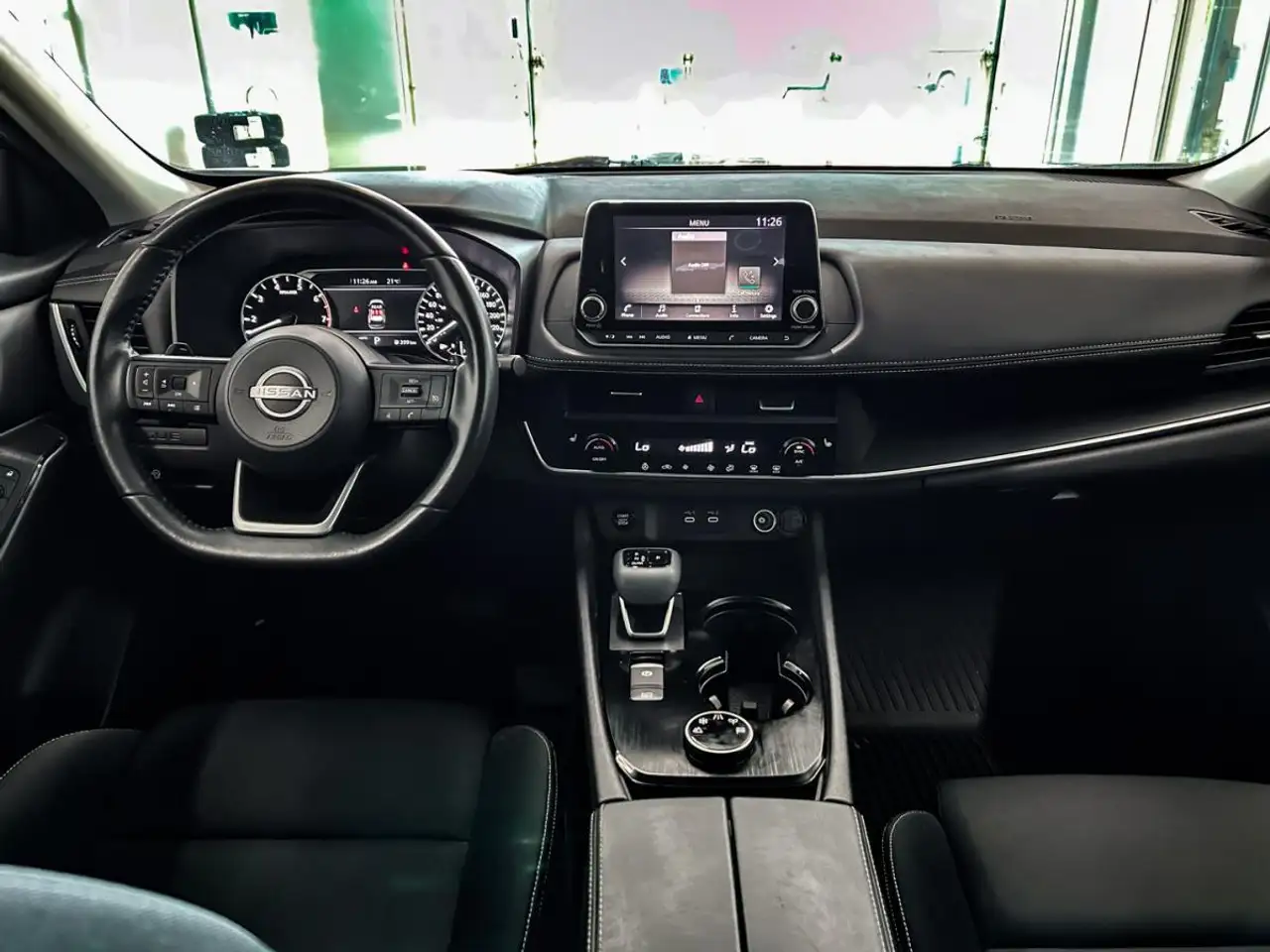Nissan Rogue снимка Nissan Rogue