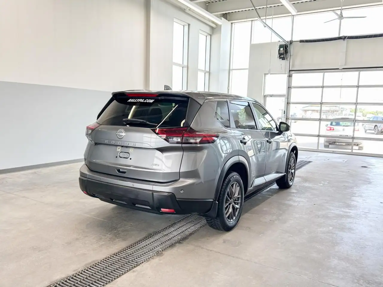 Nissan Rogue снимка Nissan Rogue